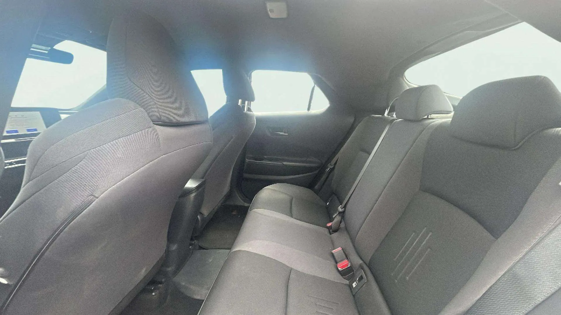 Toyota C-HR 2.0 220PH Advance - foto 21