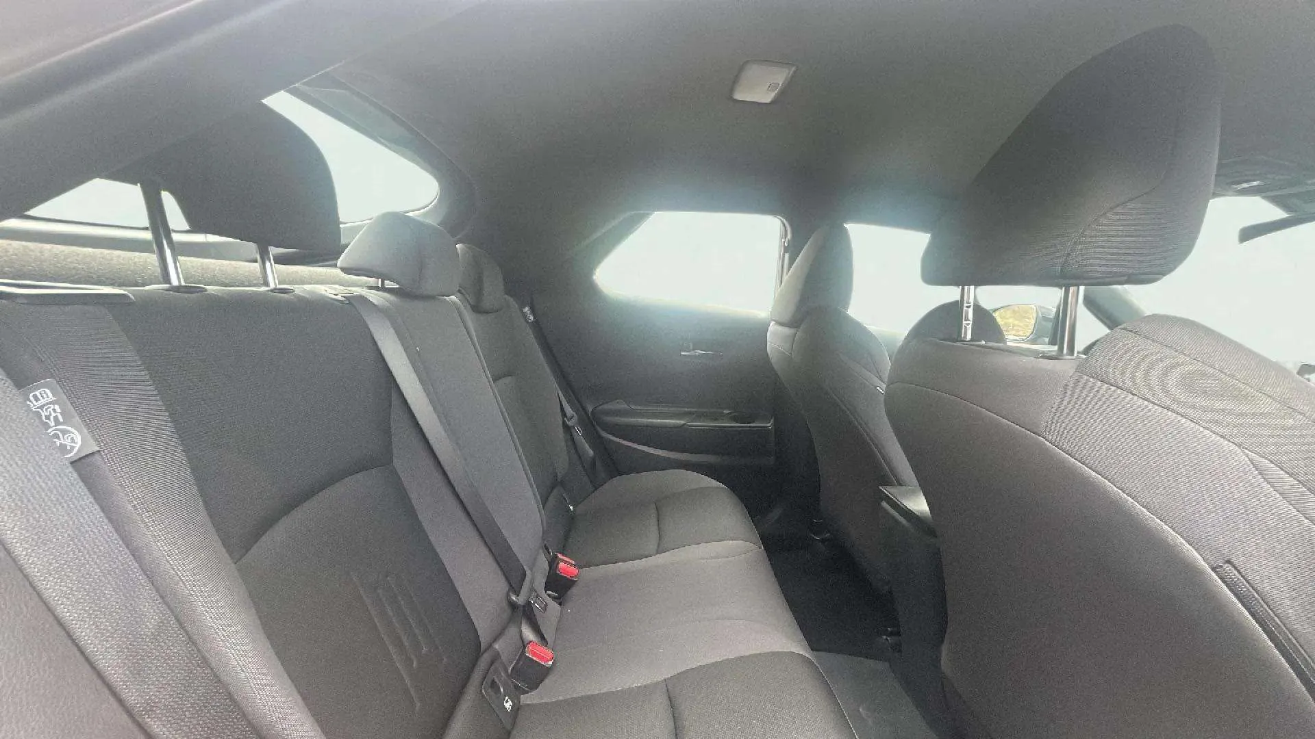 Toyota C-HR 2.0 220PH Advance - foto 11