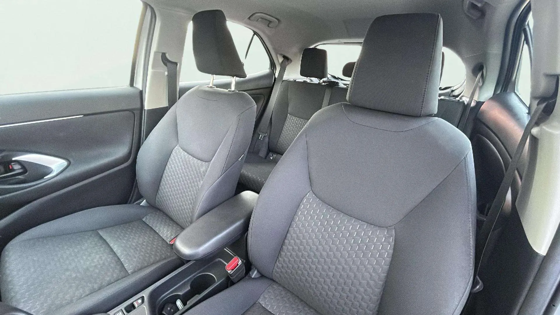 Toyota Yaris Cross 1.5 120H Active Plus - foto 21