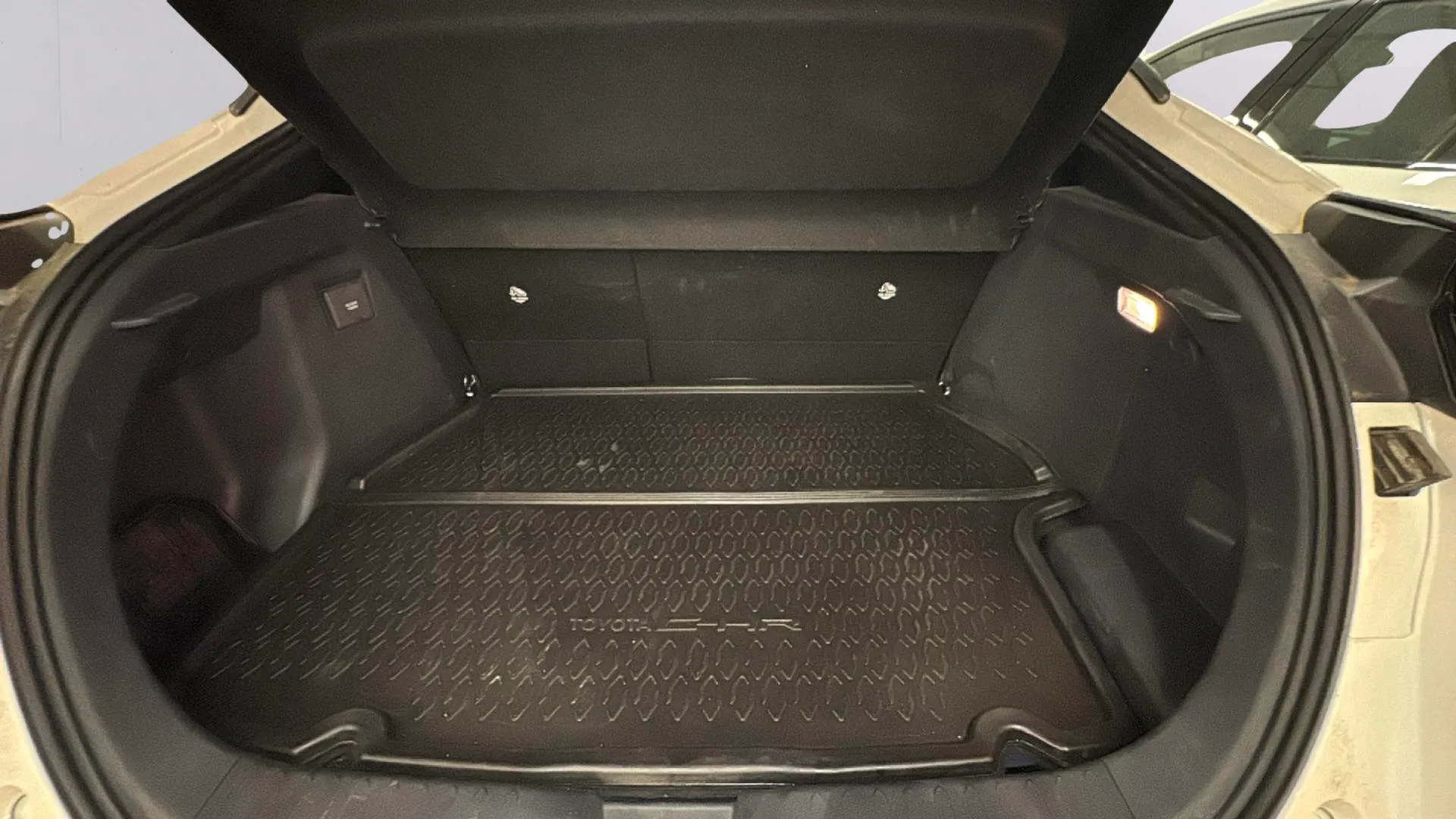 Toyota C-HR 2.0 220PH Advance - foto 10