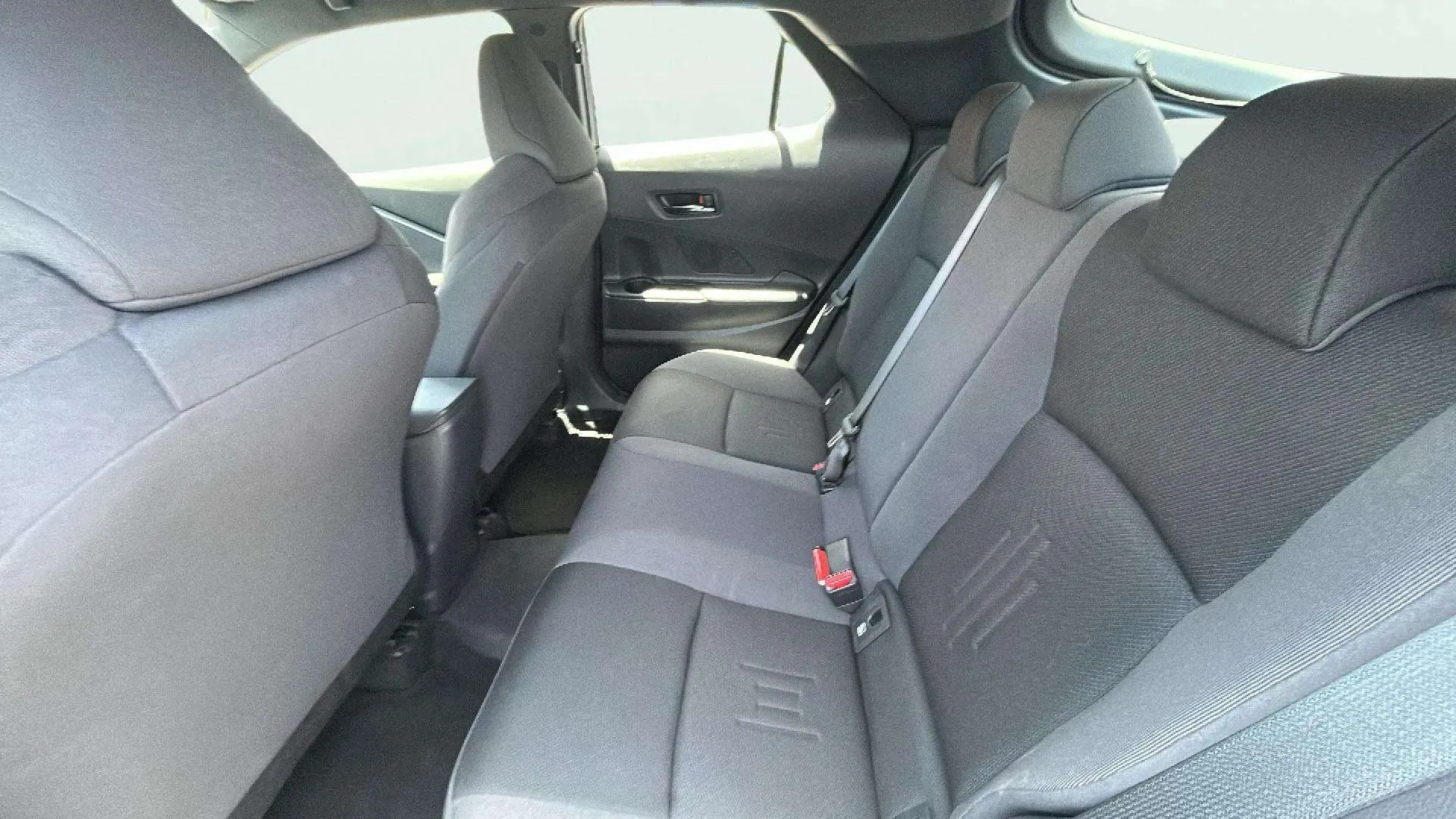 Toyota C-HR 2.0 220PH Advance - foto 18