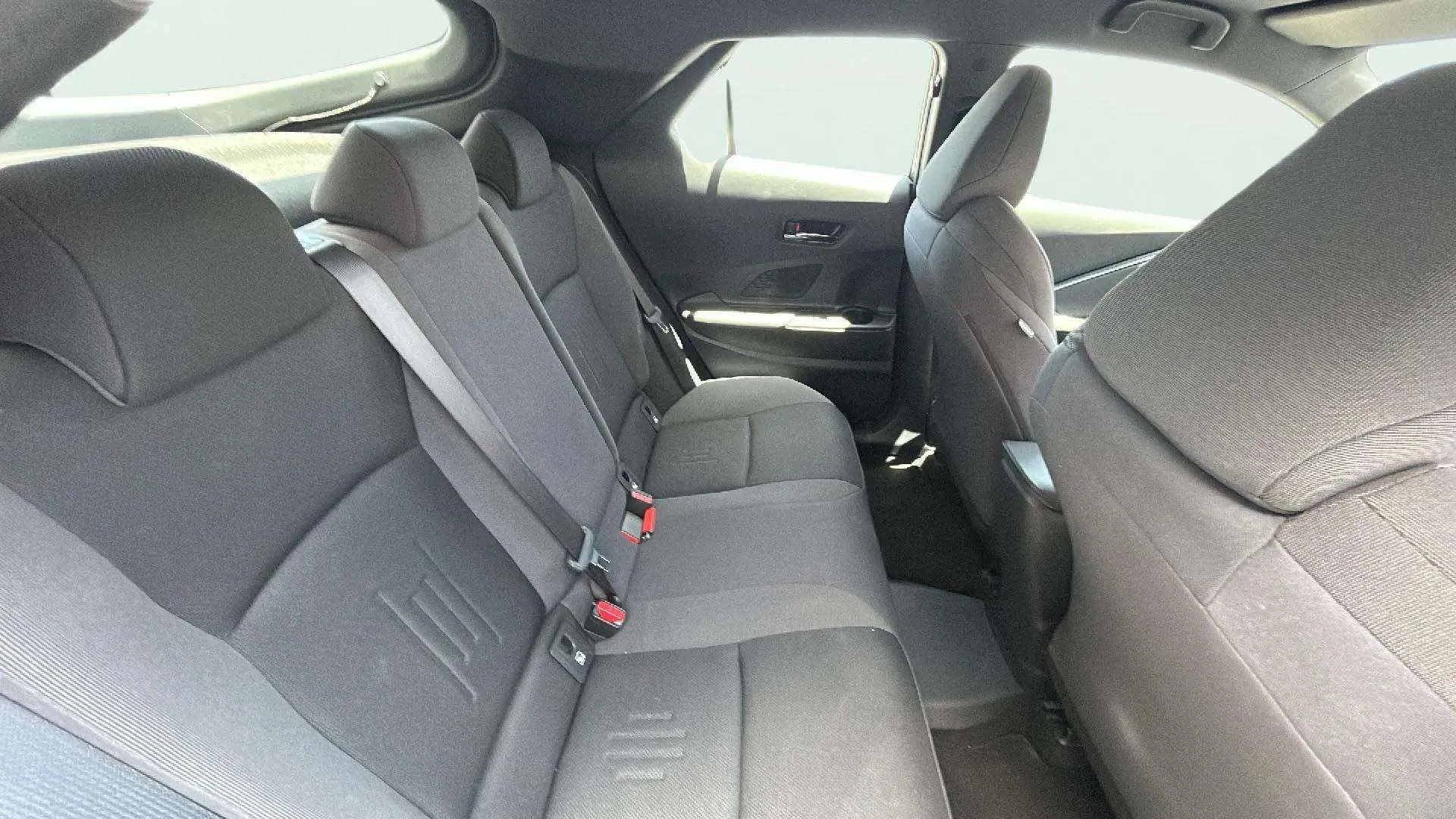 Toyota C-HR 2.0 220PH Advance - foto 9