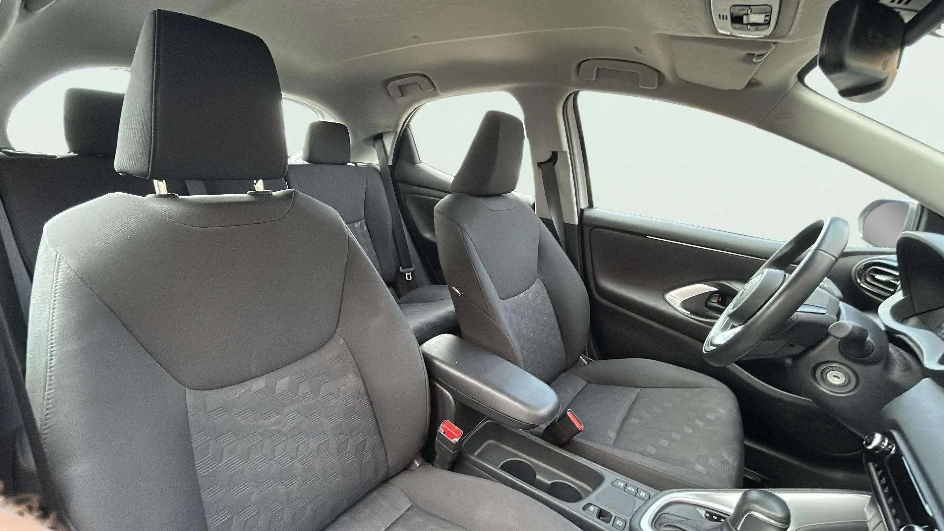 Toyota Yaris 1.5 120H Business Plus - foto 18