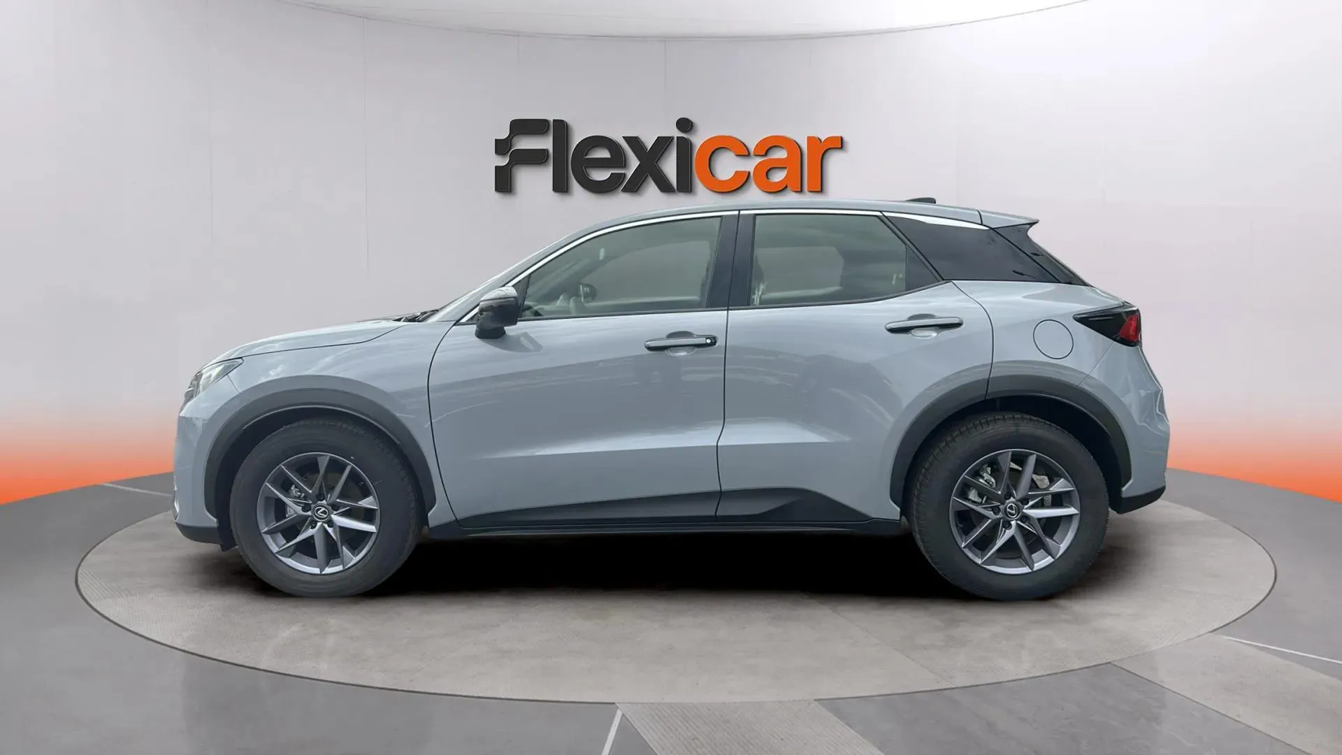 Lexus LBX 1.5 HEV - foto 4