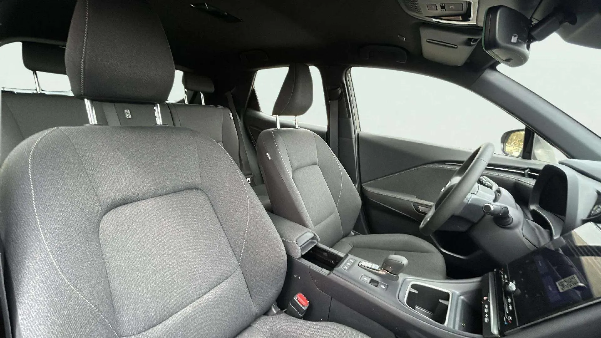 Lexus LBX 1.5 HEV - foto 18