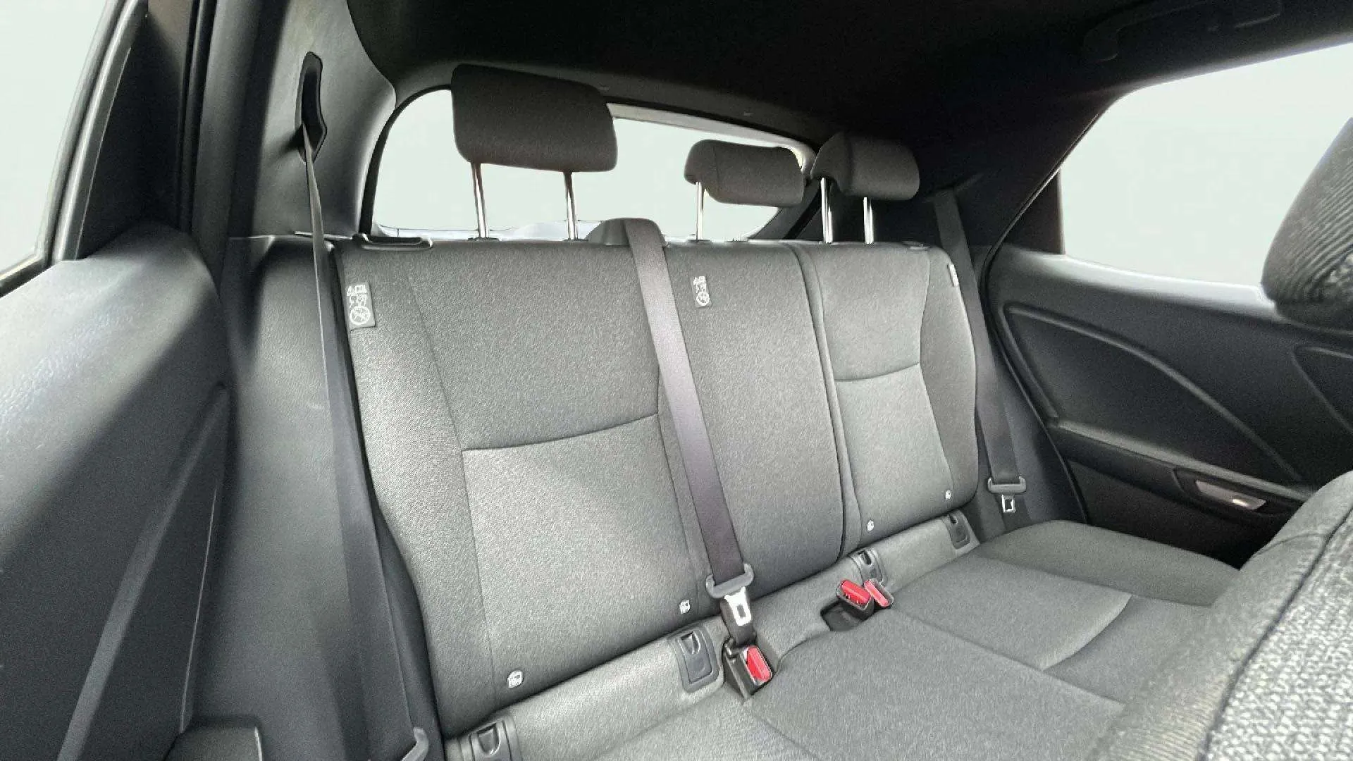 Lexus LBX 1.5 HEV - foto 19