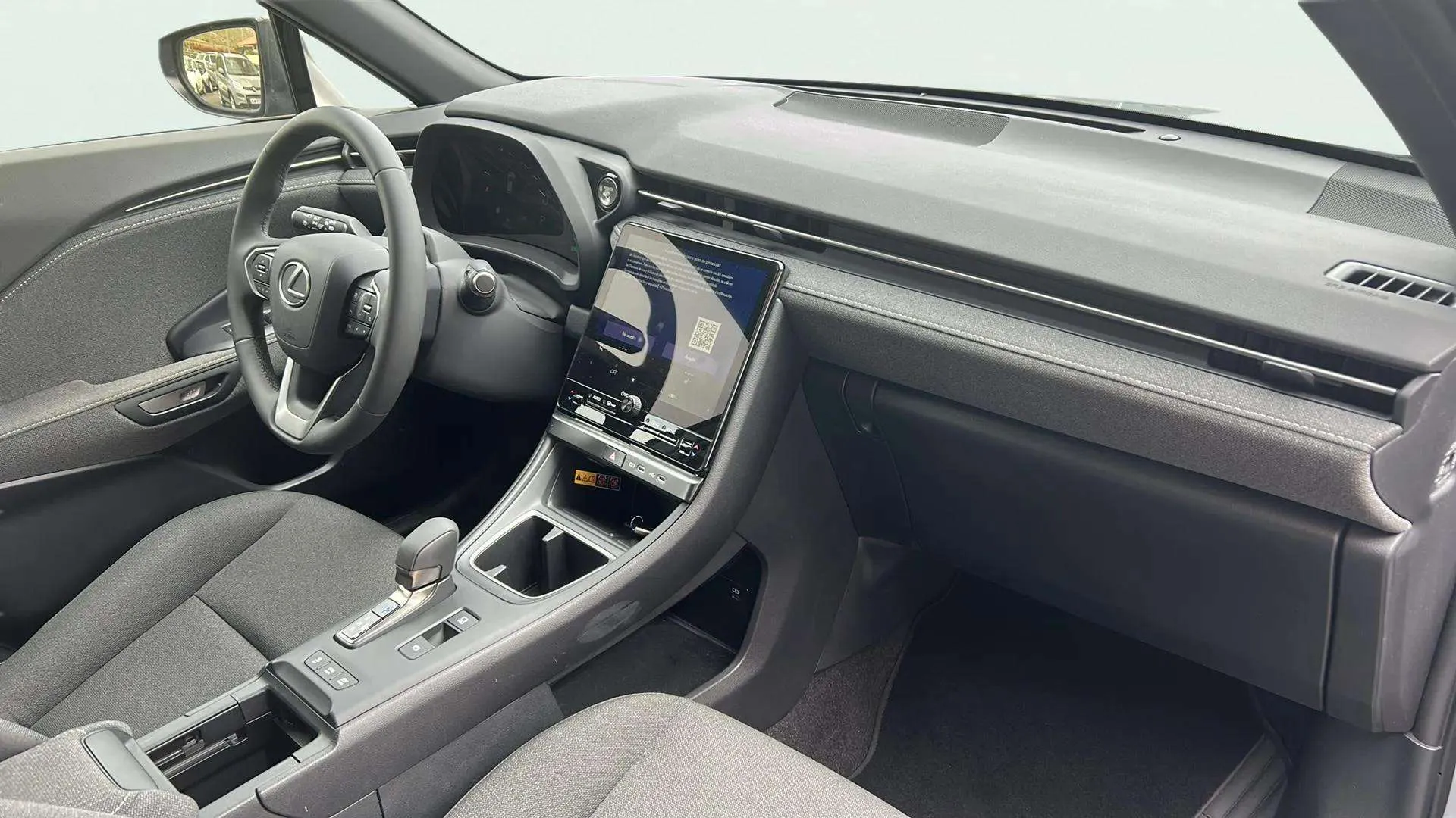 Lexus LBX 1.5 HEV - foto 17