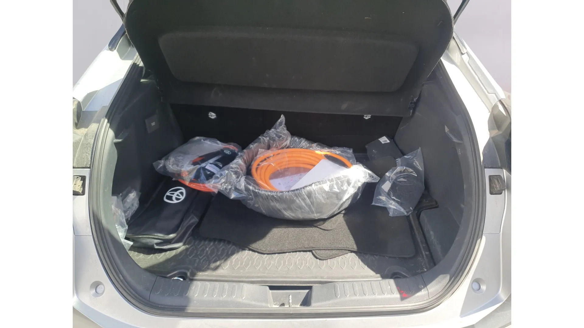 Toyota C-HR 2.0 220PH Advance - foto 8