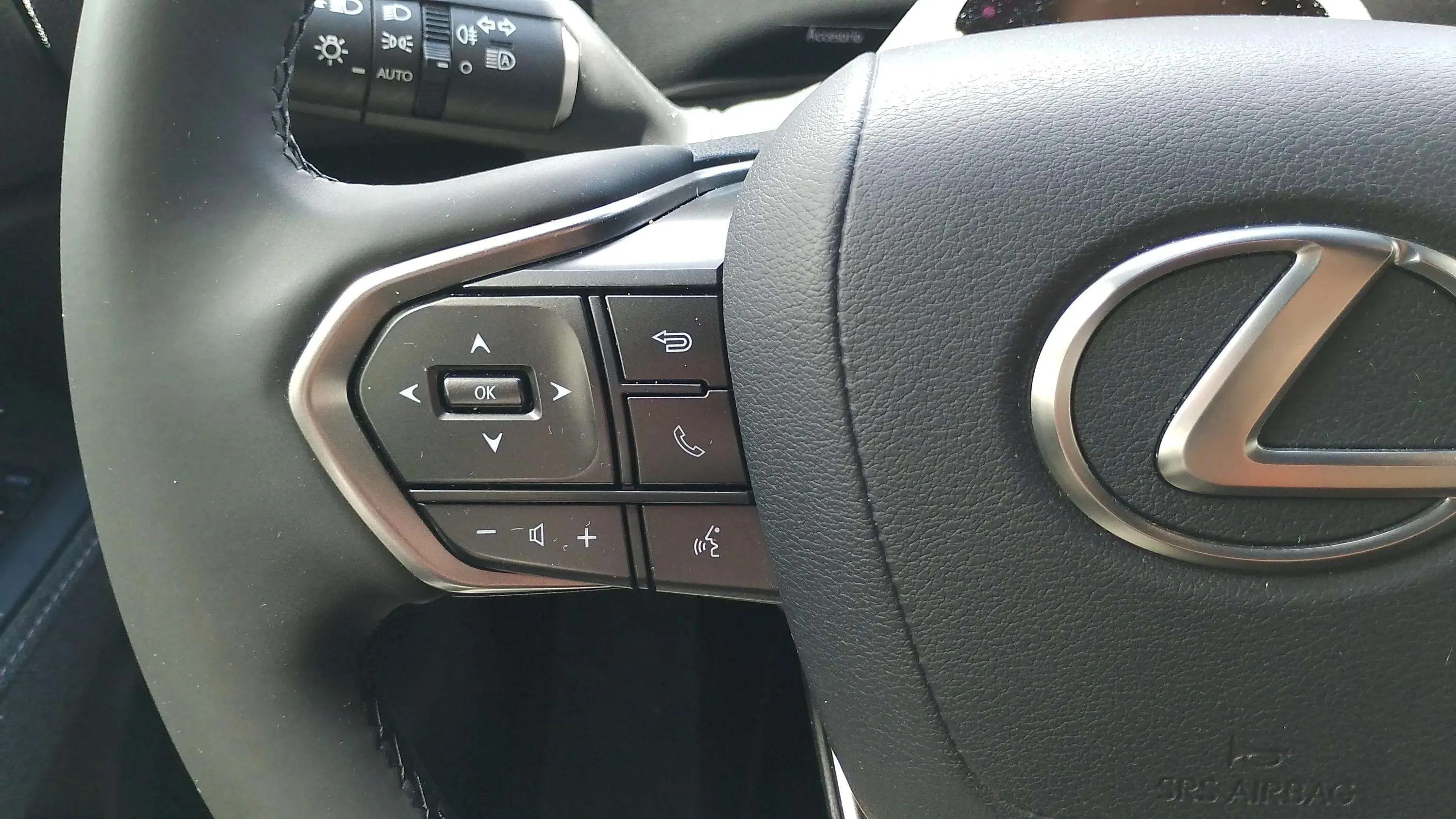 Lexus LBX 1.5 HEV - foto 18