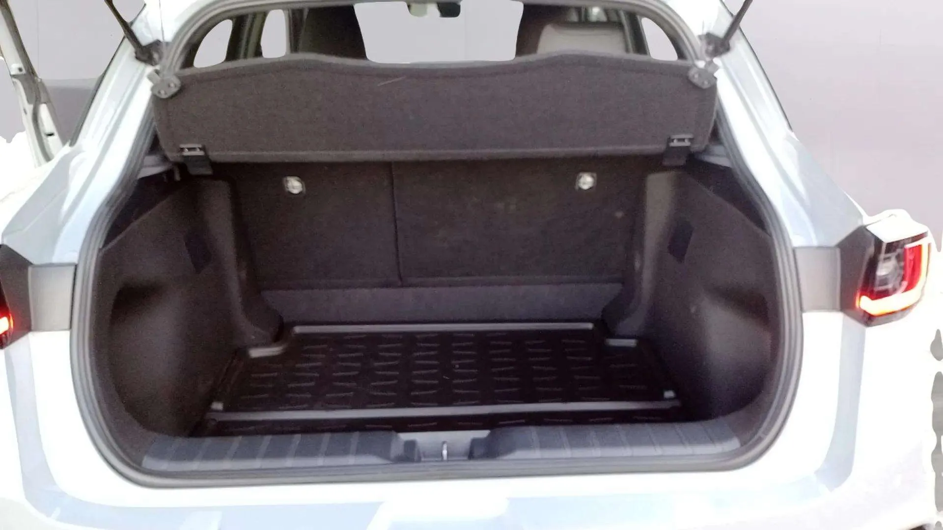 Lexus LBX 1.5 HEV - foto 6