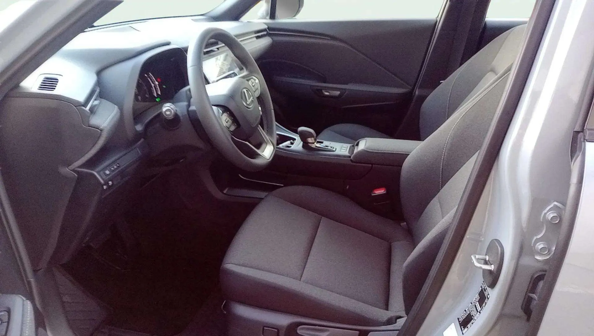 Lexus LBX 1.5 HEV - foto 10