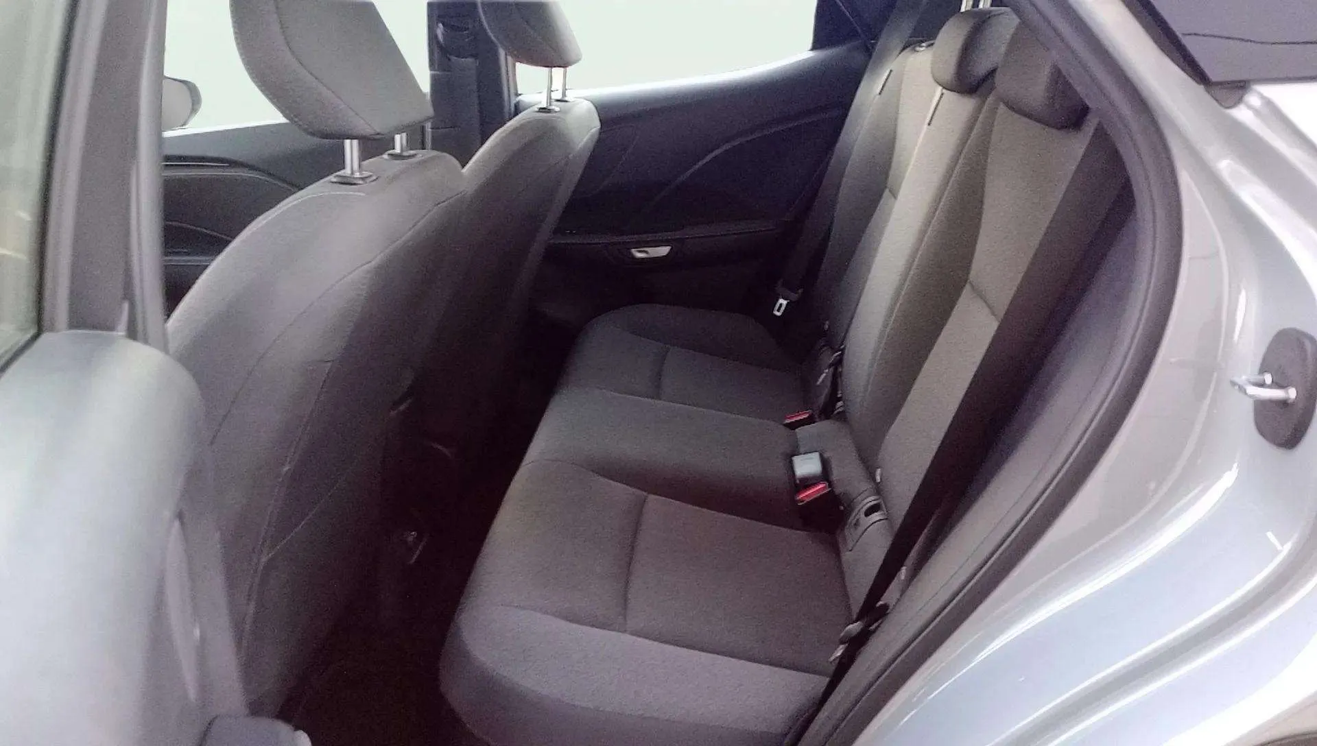 Lexus LBX 1.5 HEV - foto 11
