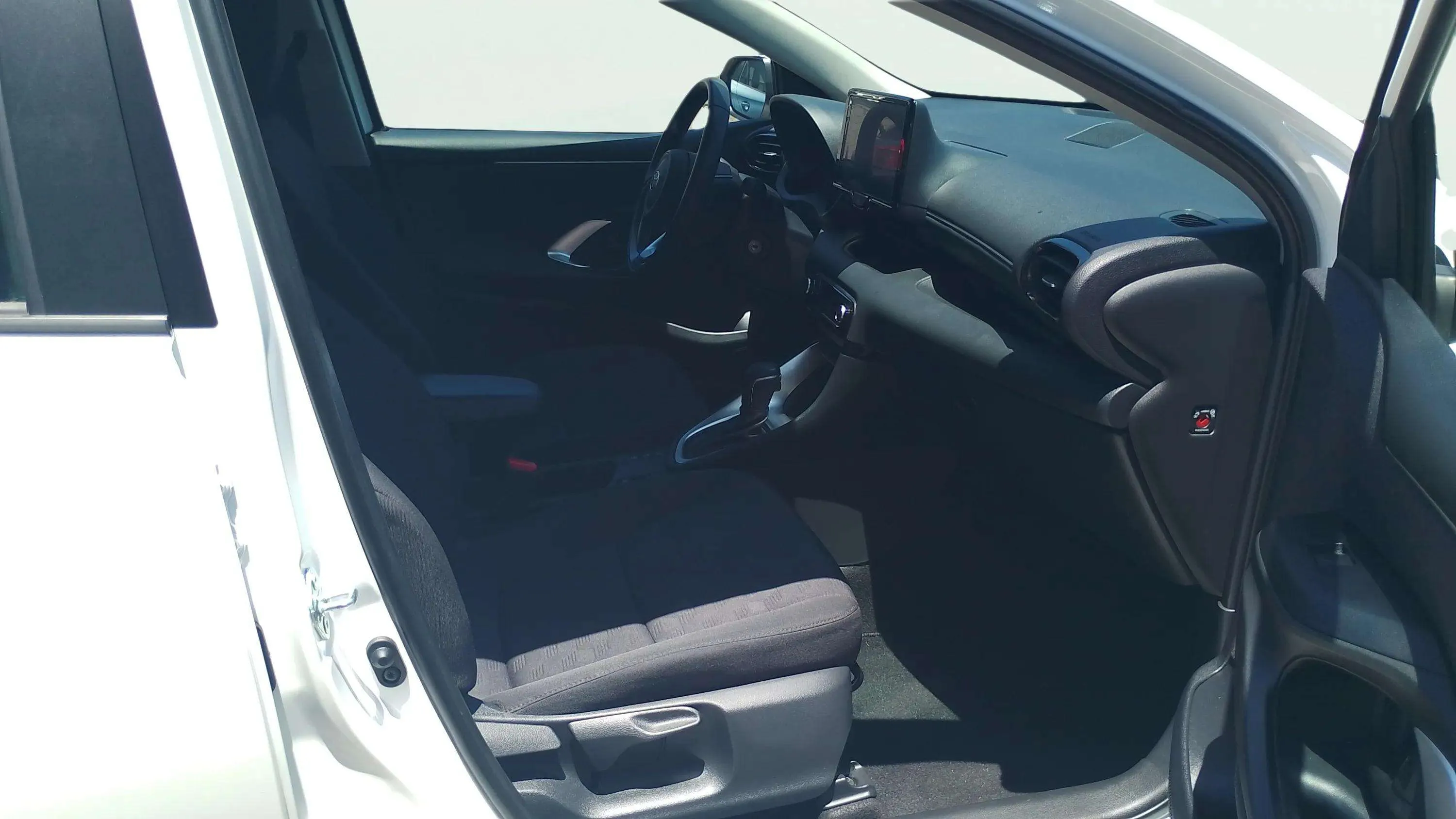 Toyota Yaris 1.5 120H Business Plus - foto 23