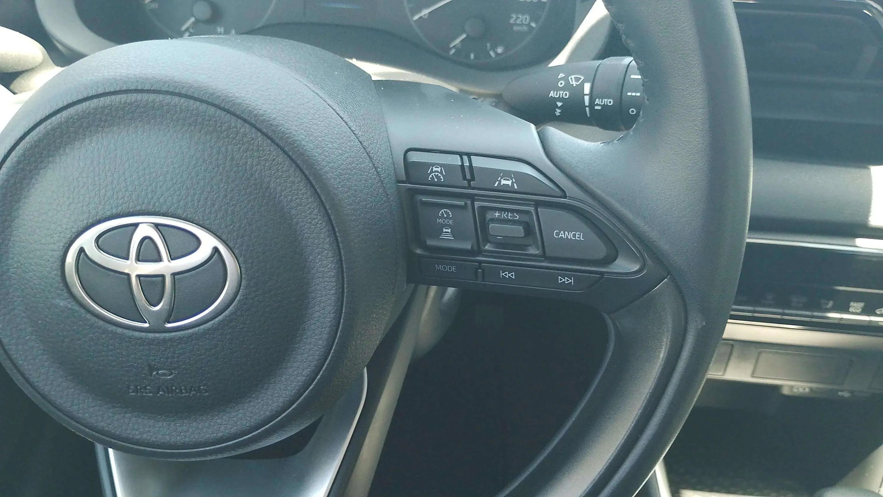 Toyota Yaris 1.5 120H Business Plus - foto 19