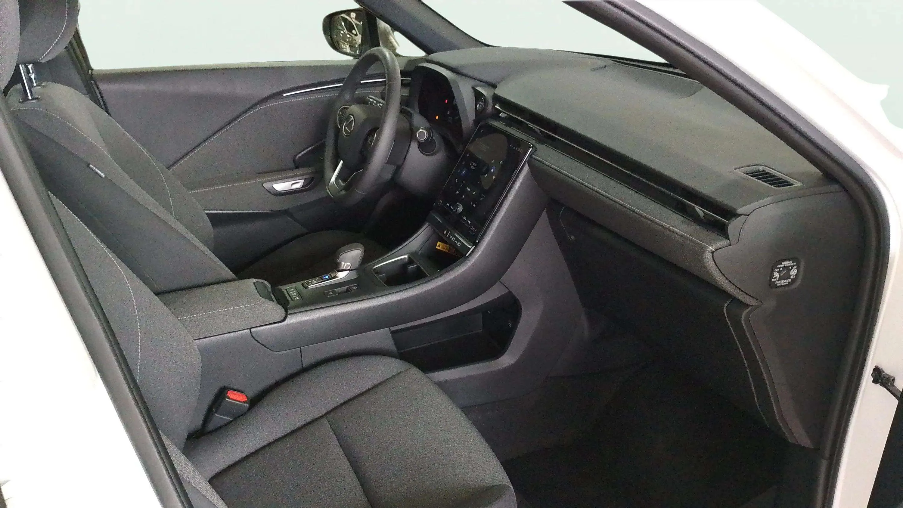 Lexus LBX 1.5 HEV - foto 6