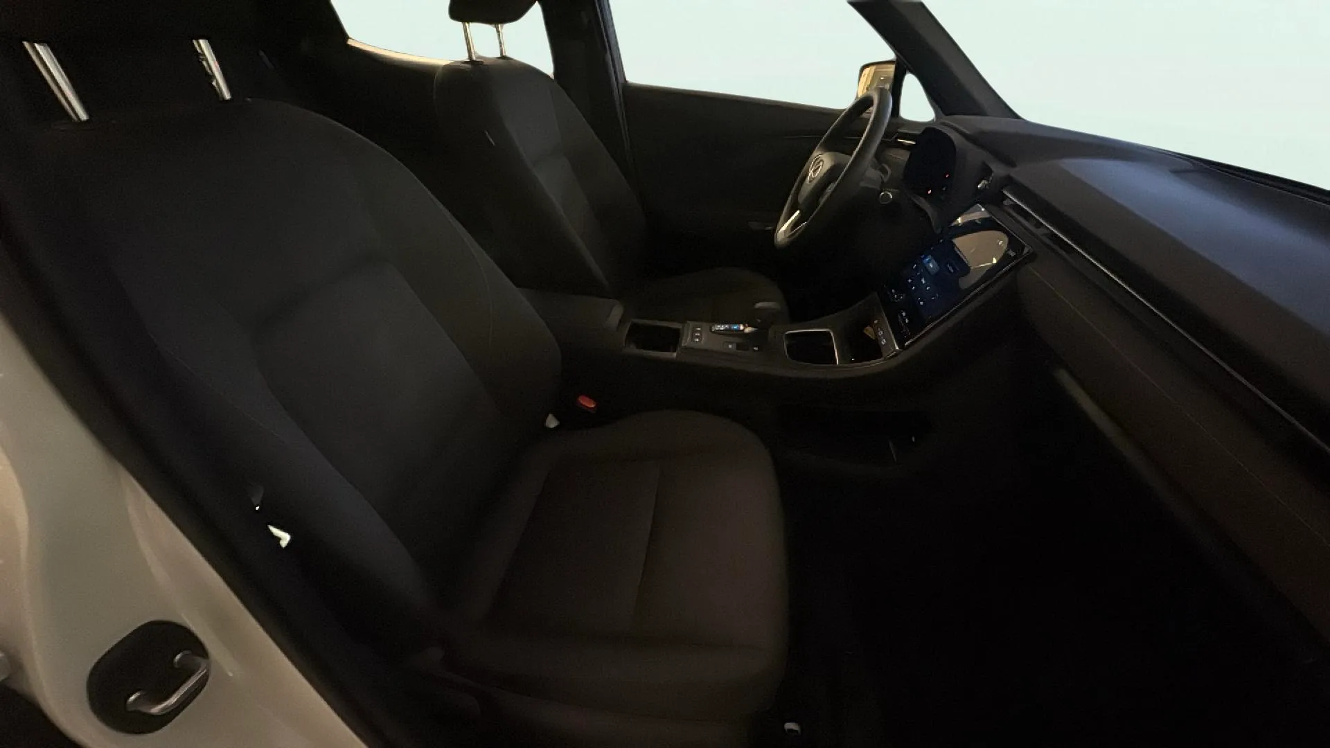 Lexus LBX 1.5 HEV - foto 7