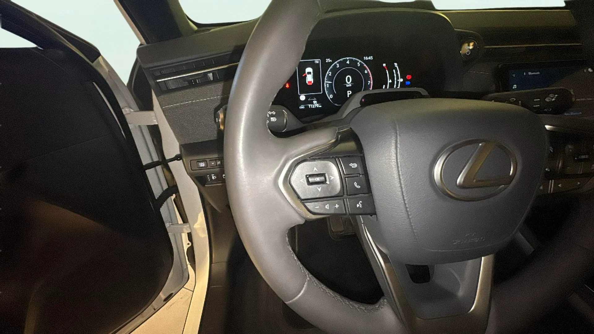 Lexus LBX 1.5 HEV - foto 15