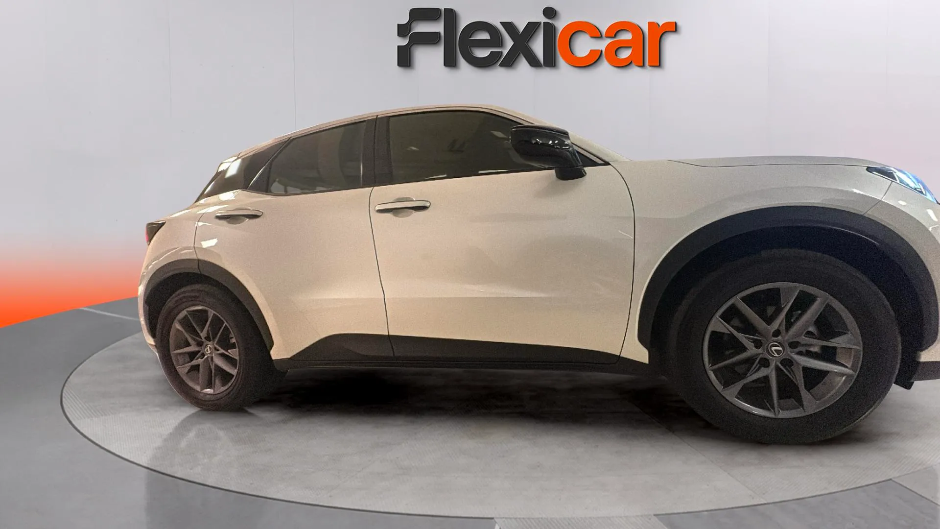 Lexus LBX 1.5 HEV - foto 3