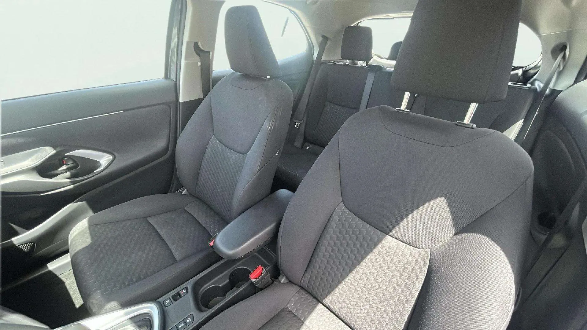 Toyota Yaris Cross 1.5 120H Active Plus - foto 23