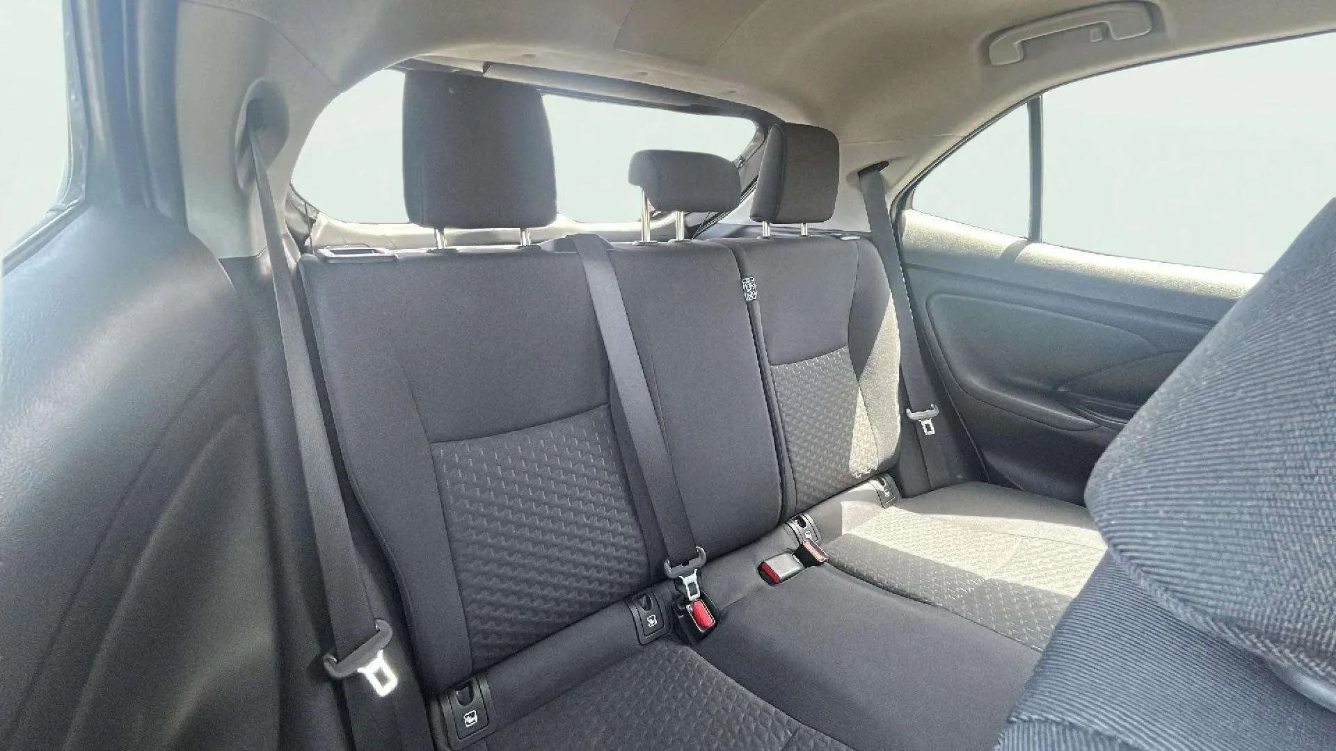Toyota Yaris Cross 1.5 120H Active Plus - foto 19