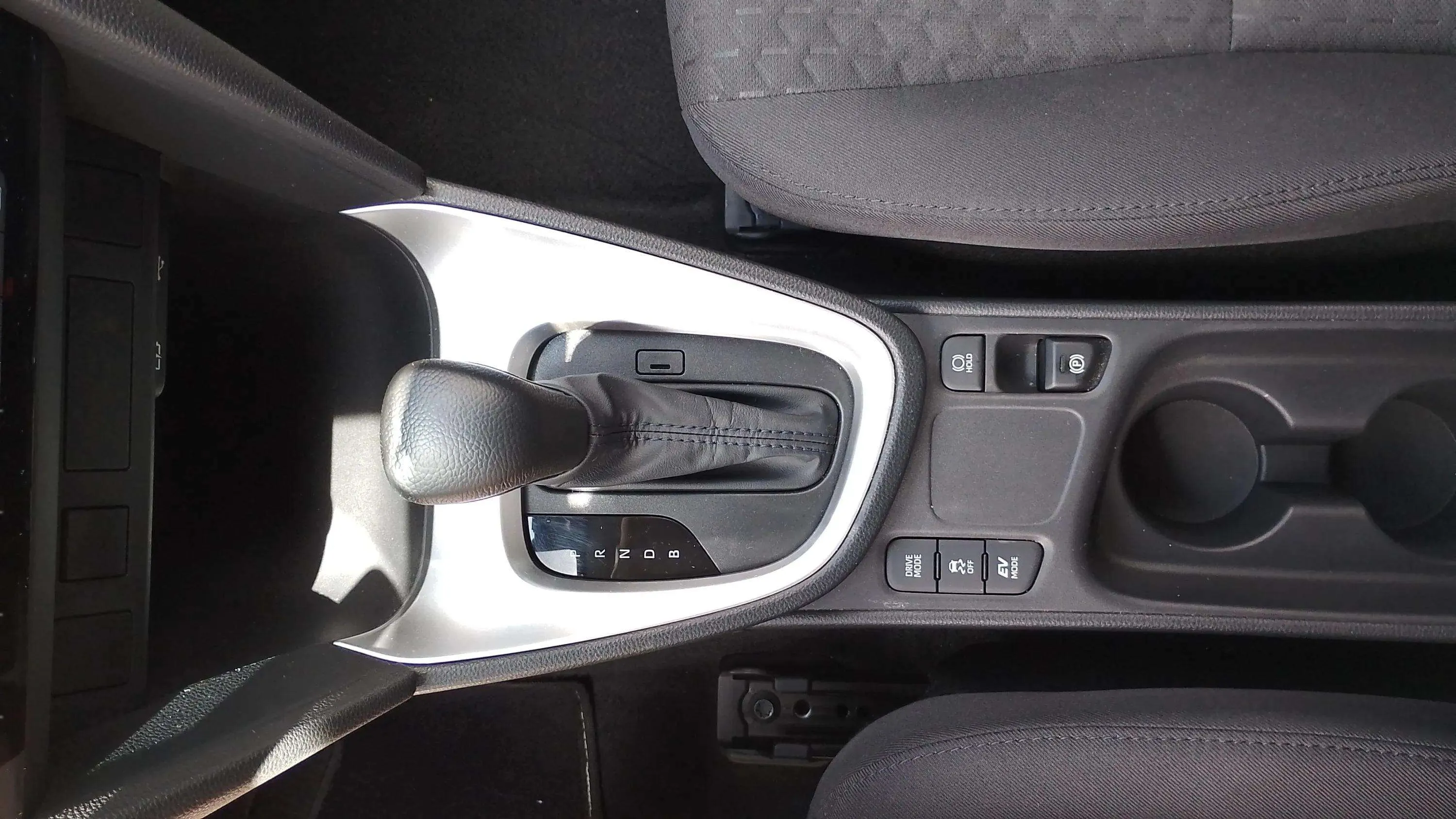 Toyota Yaris Cross 1.5 120H Active Plus - foto 17