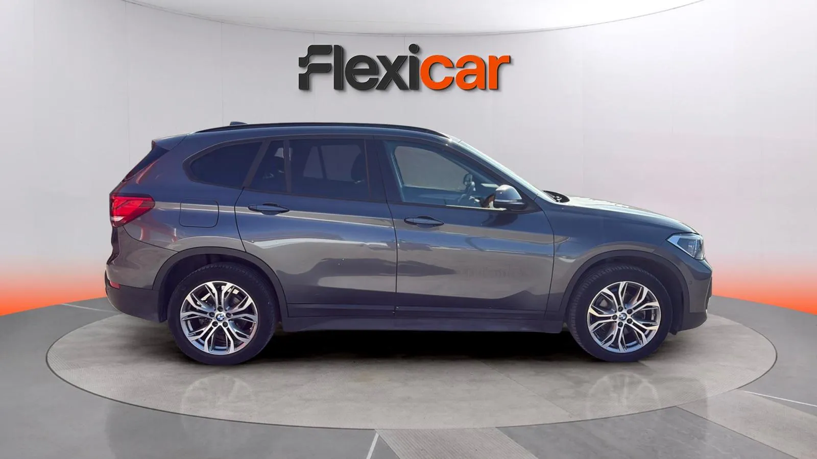 BMW X1 sDrive18i - foto 3