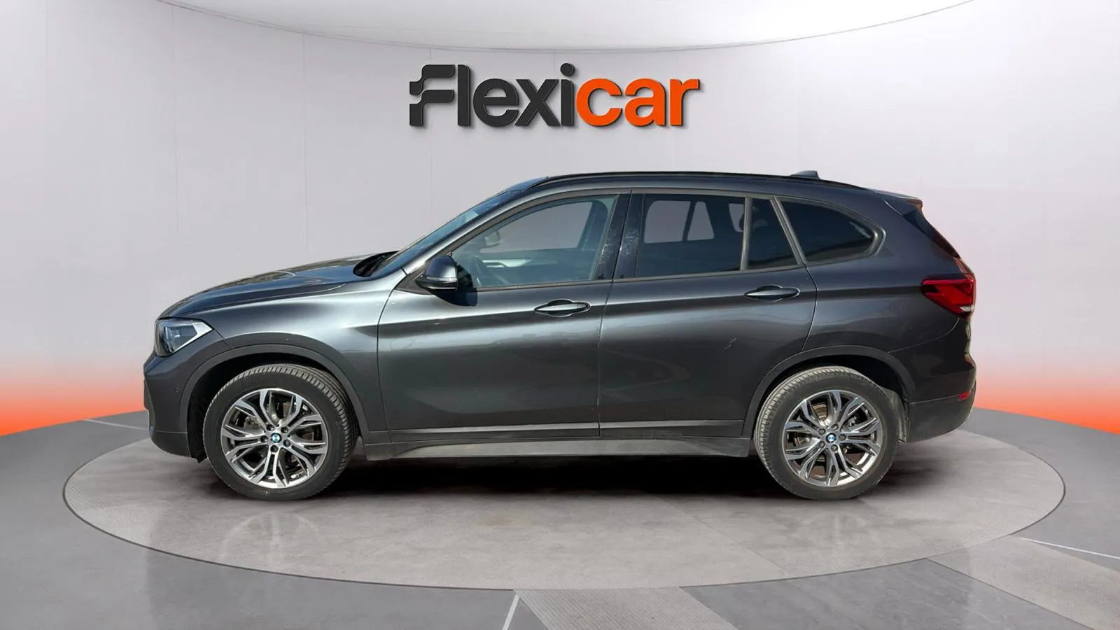 BMW X1 sDrive18i - foto 4