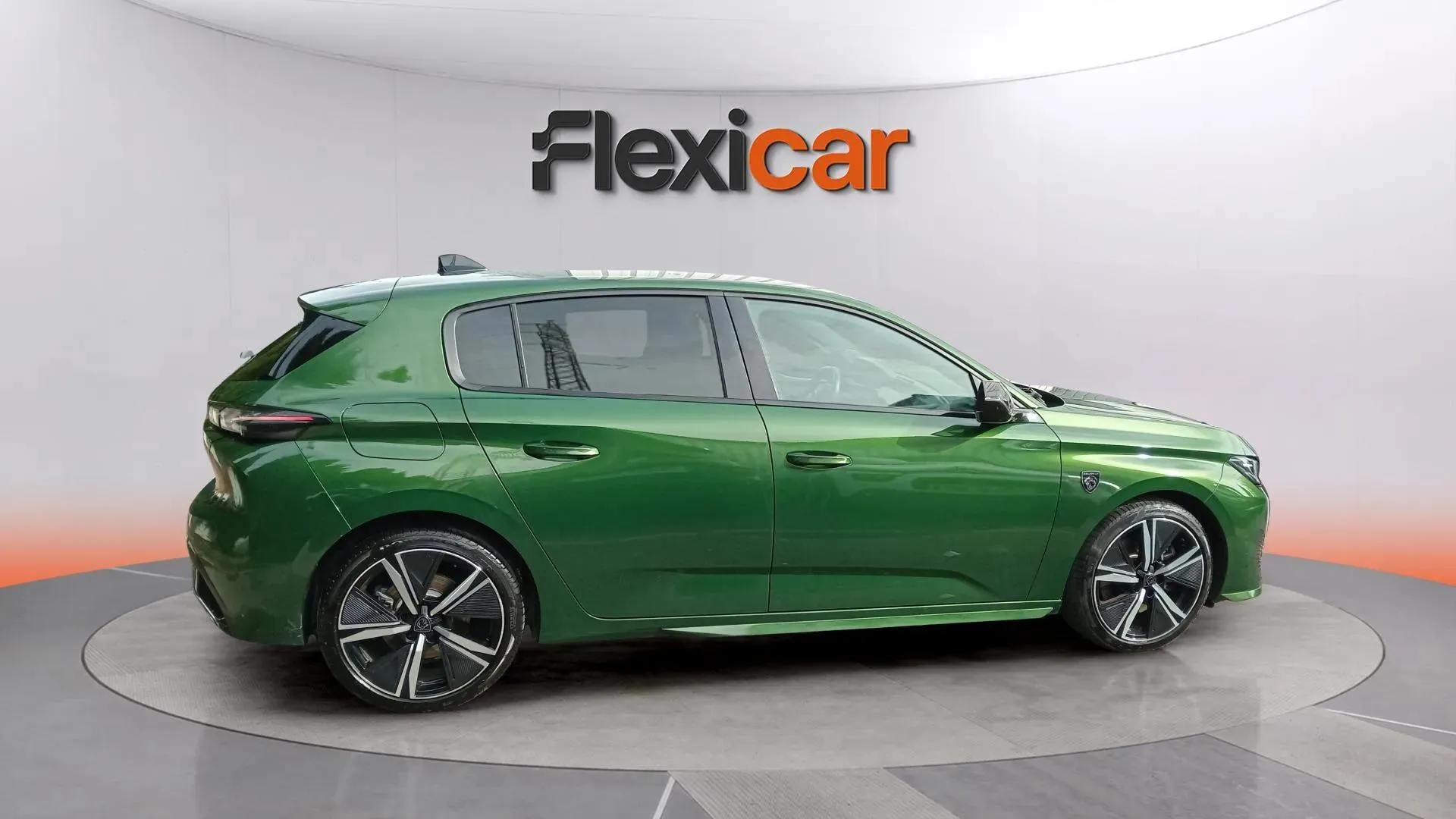 Peugeot 308 SW GT Hybrid 180 eEAT8 - foto 12
