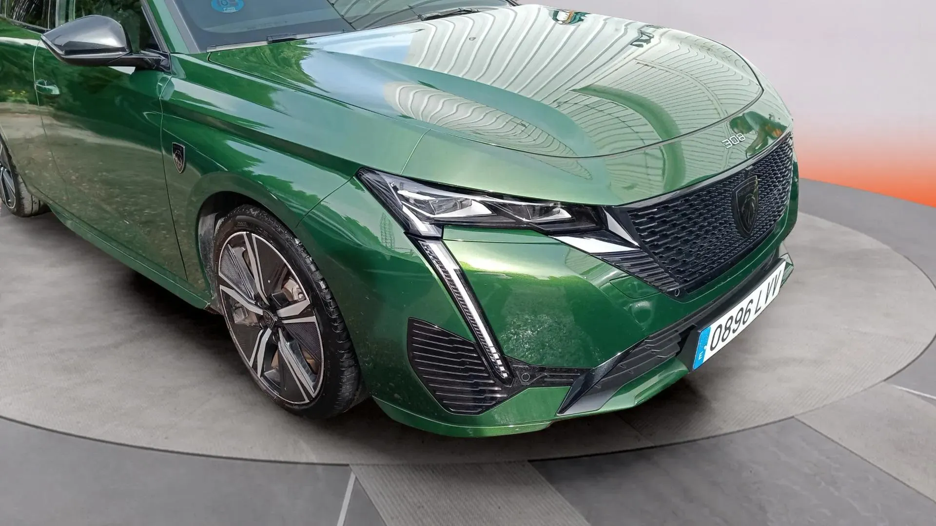 Peugeot 308 SW GT Hybrid 180 eEAT8 - foto 13