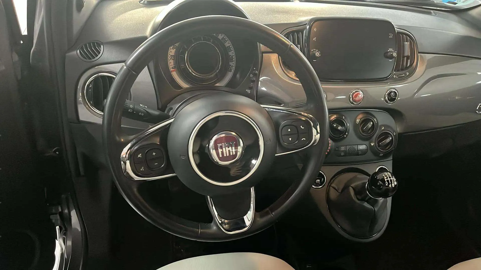 Fiat 500 Club 1.0 Hybrid - foto 11