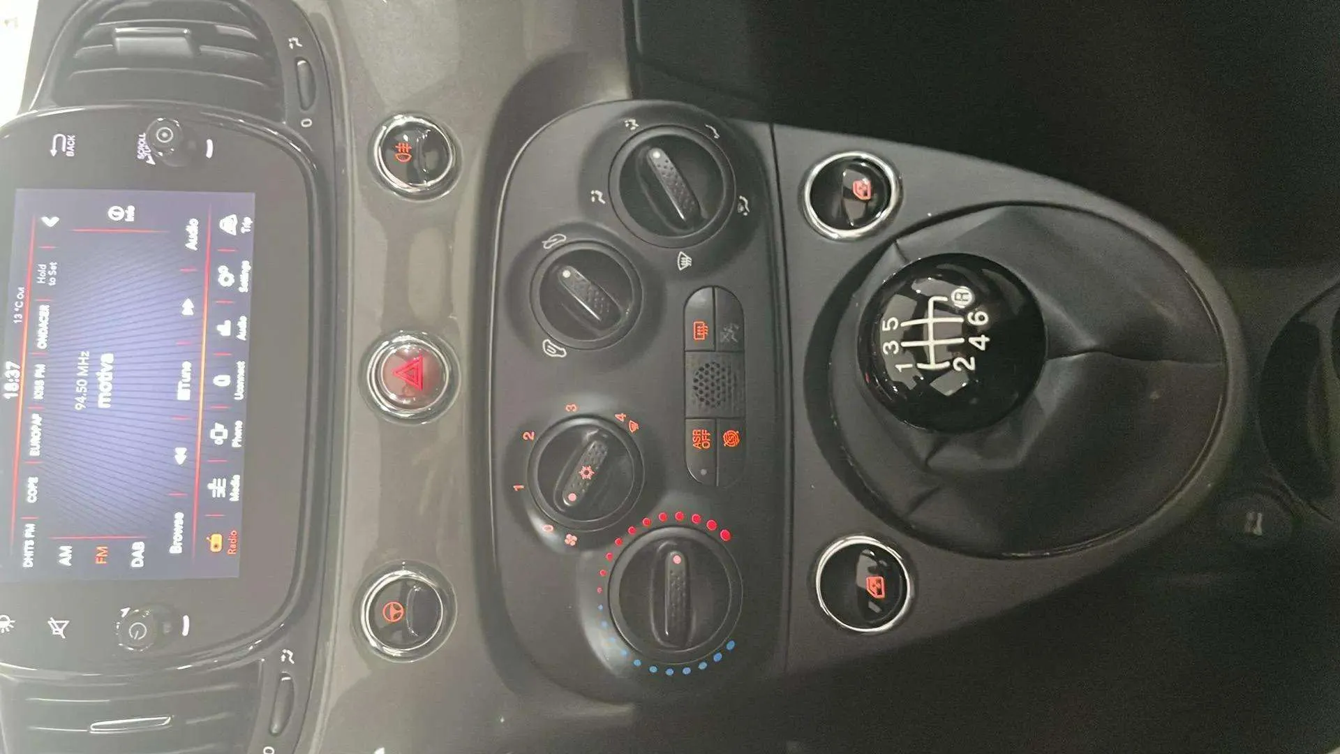 Fiat 500 Club 1.0 Hybrid - foto 17