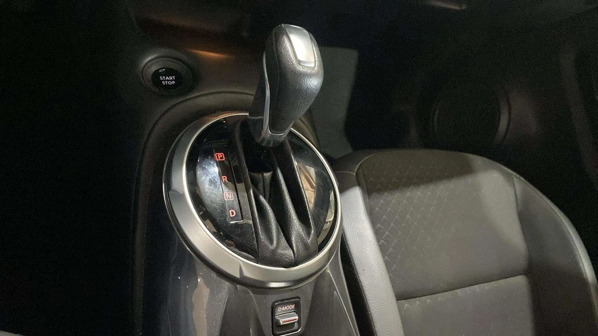 Nissan Juke 1.6 Hybrid N-Connecta - foto 17