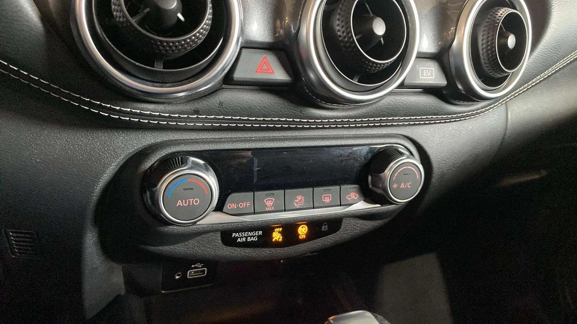 Nissan Juke 1.6 Hybrid N-Connecta - foto 16
