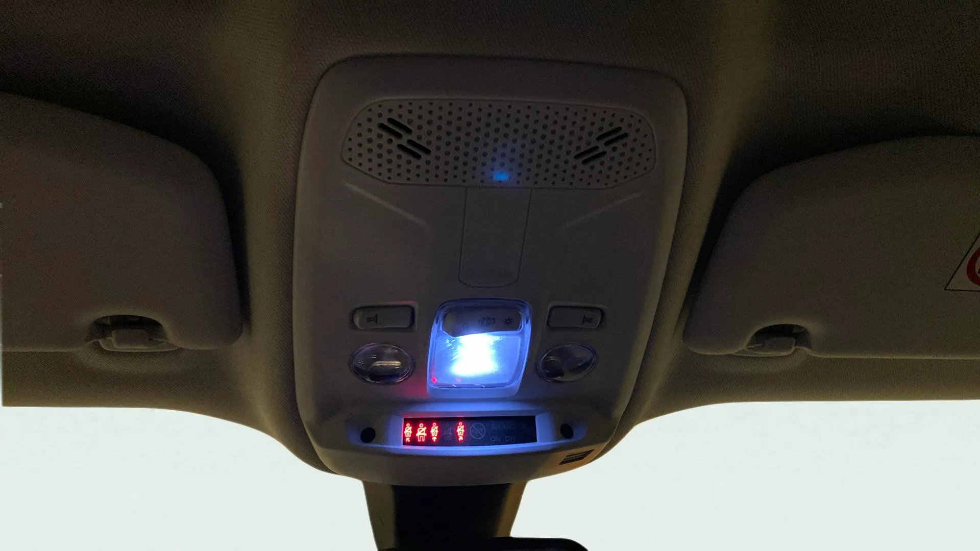 Peugeot 2008 Allure BlueHDi - foto 20