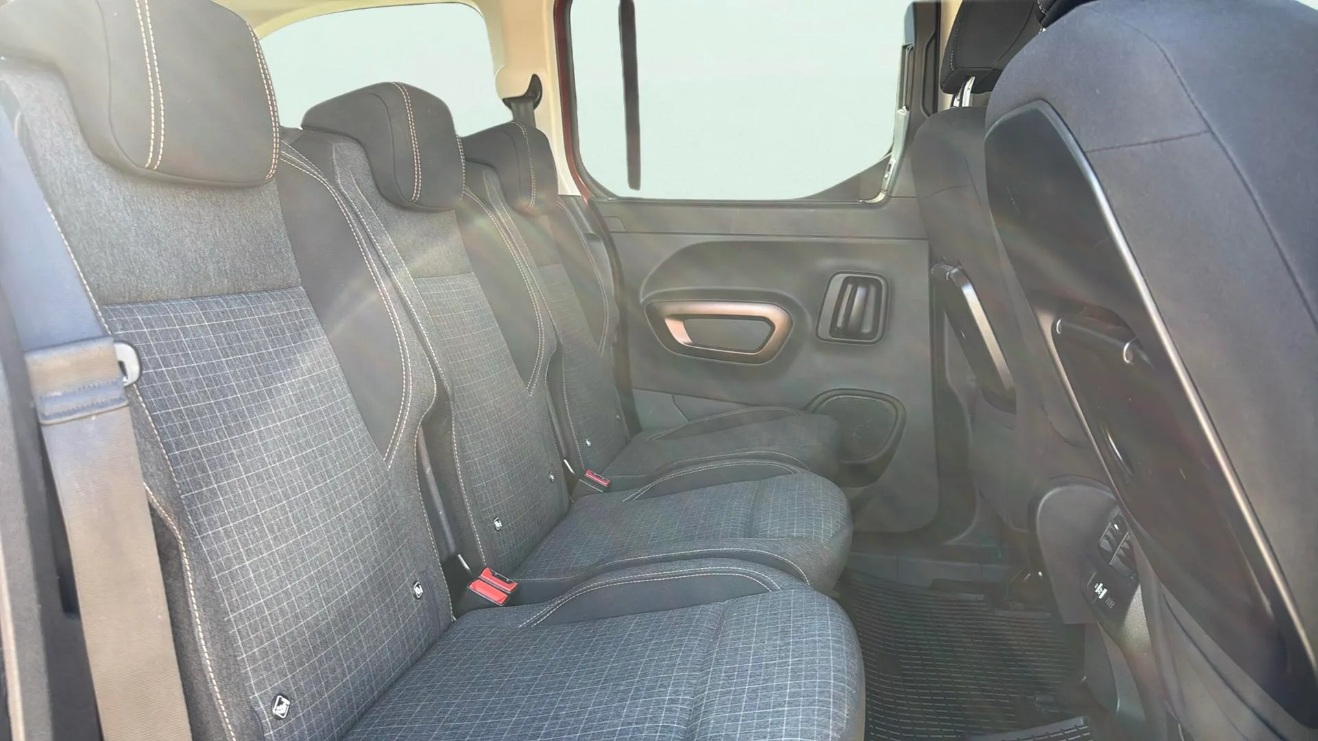 Peugeot Rifter GT Line Long BlueHDi EAT8 - foto 14