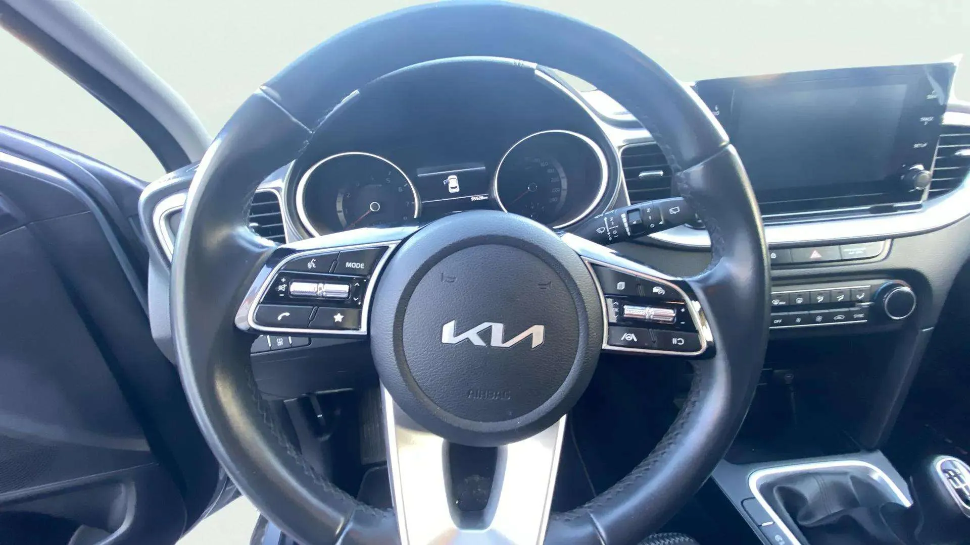 Kia XCeed 1.5 - foto 18