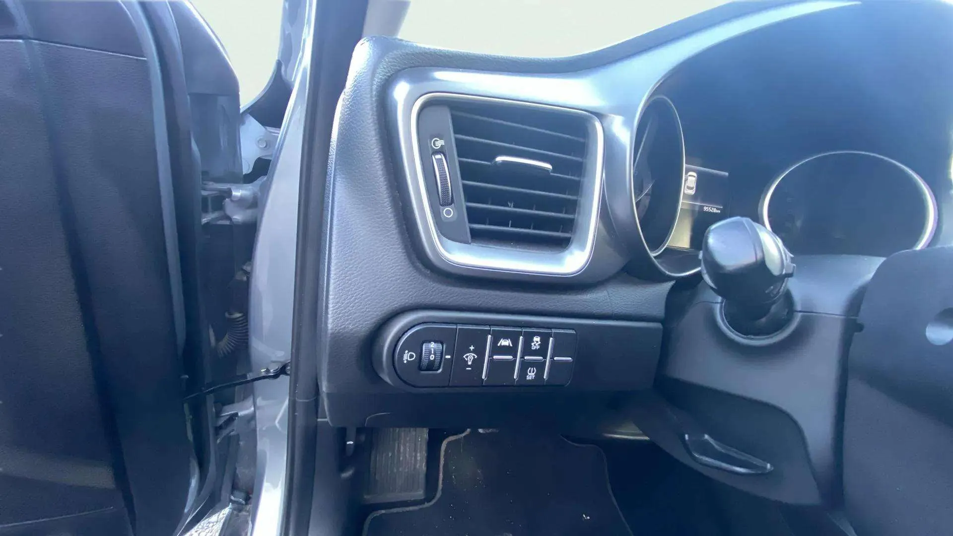 Kia XCeed 1.5 - foto 17