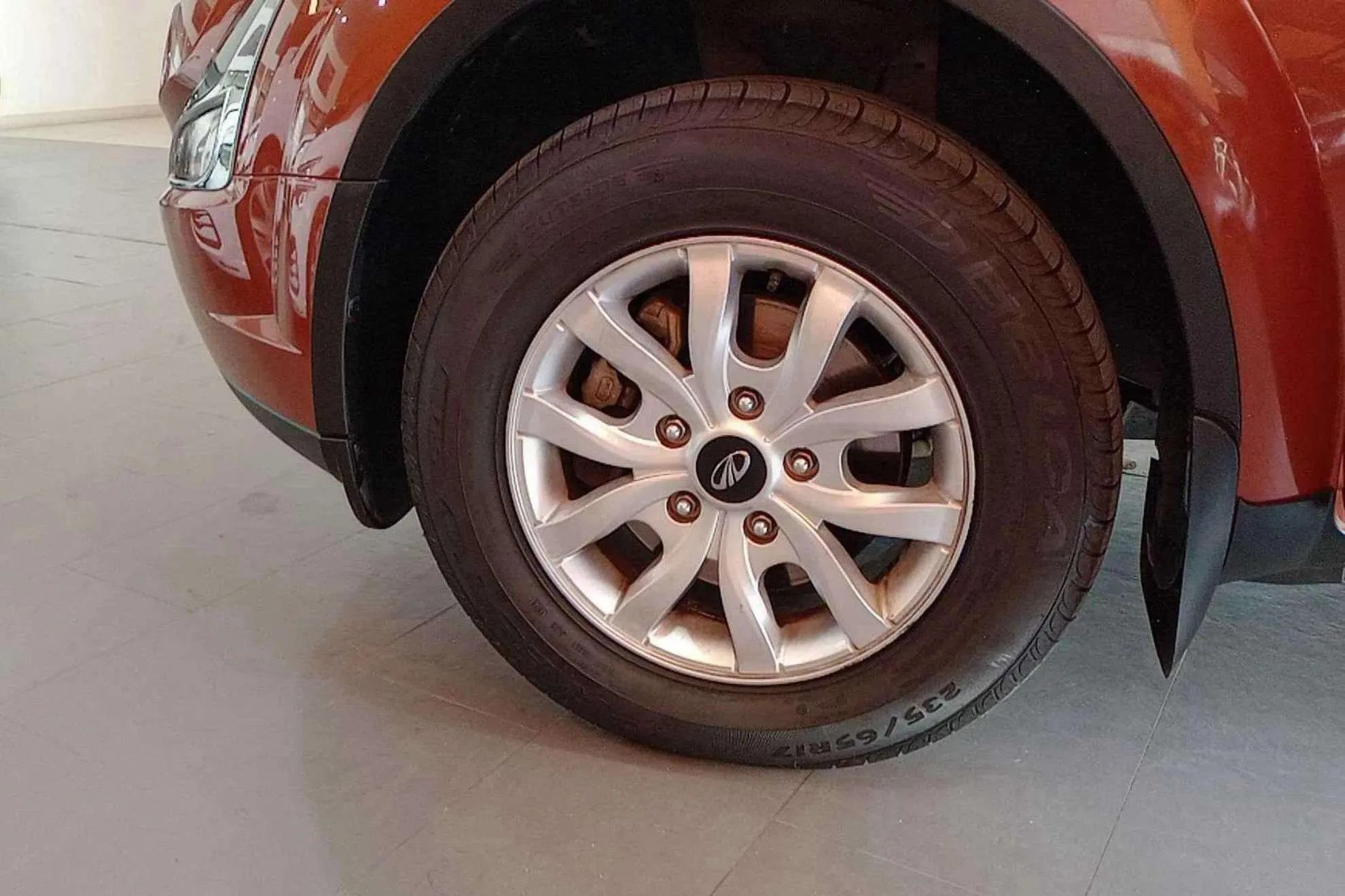 Mahindra XUV500 AWD (4X4) W8 7 plazas - foto 14