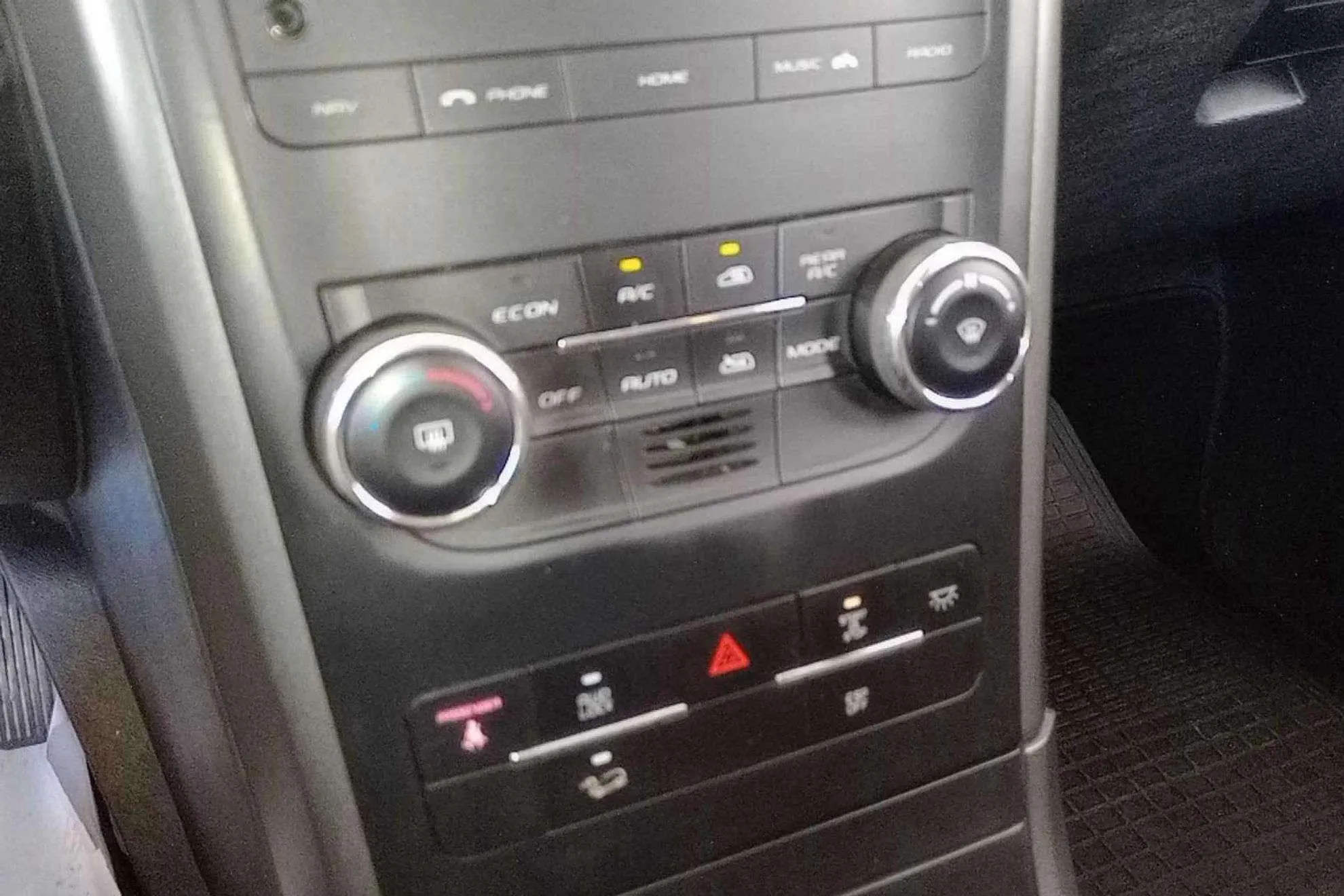 Mahindra XUV500 AWD (4X4) W8 7 plazas - foto 15