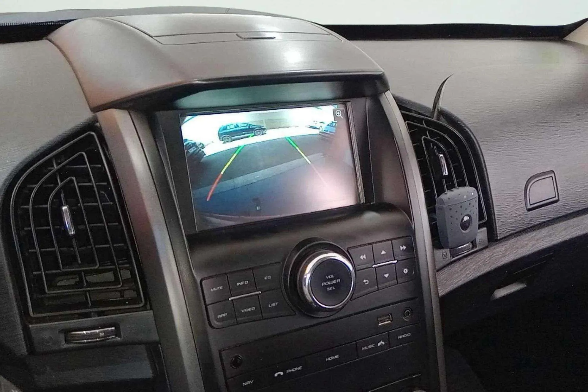 Mahindra XUV500 AWD (4X4) W8 7 plazas - foto 20