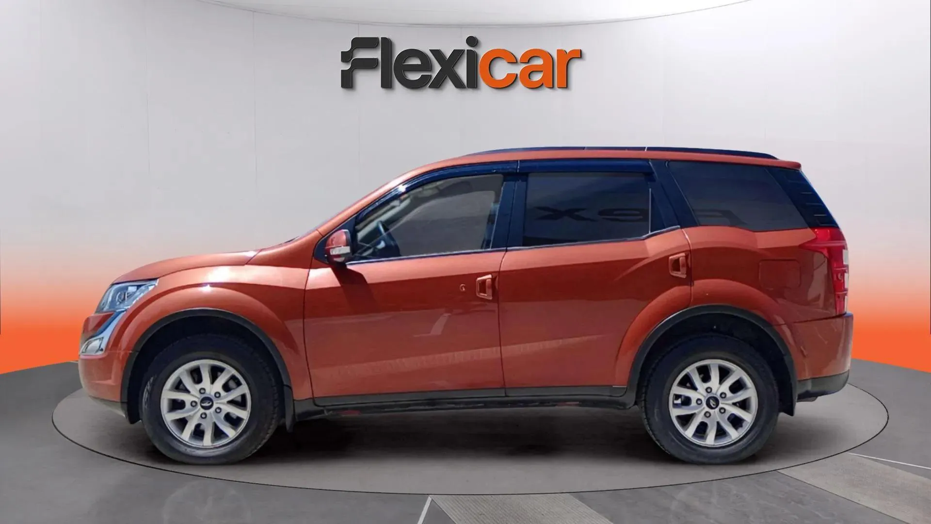 Mahindra XUV500 AWD (4X4) W8 7 plazas - foto 3