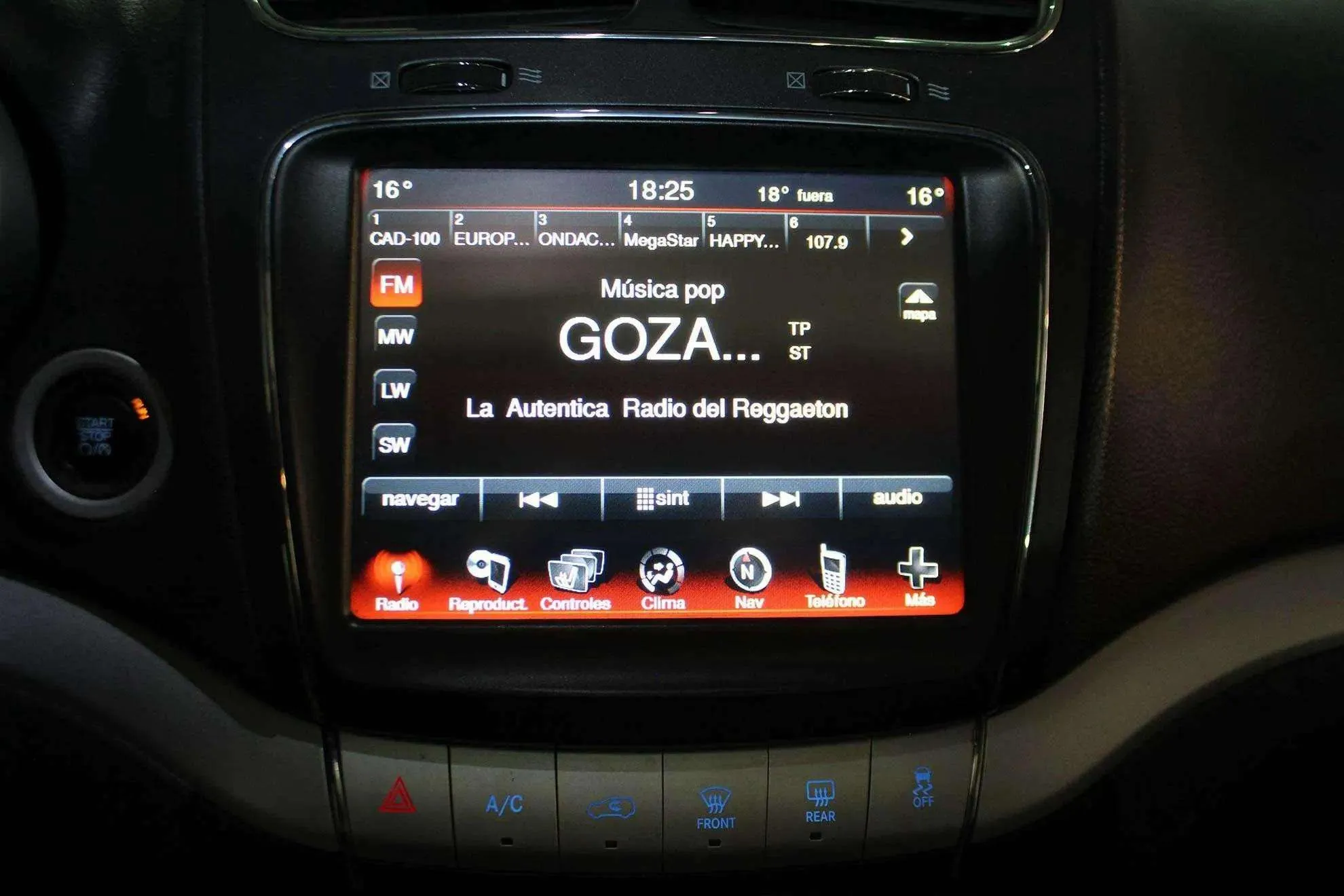 Fiat Freemont Black Code AWD 2.0 16v Diésel aut. - foto 17