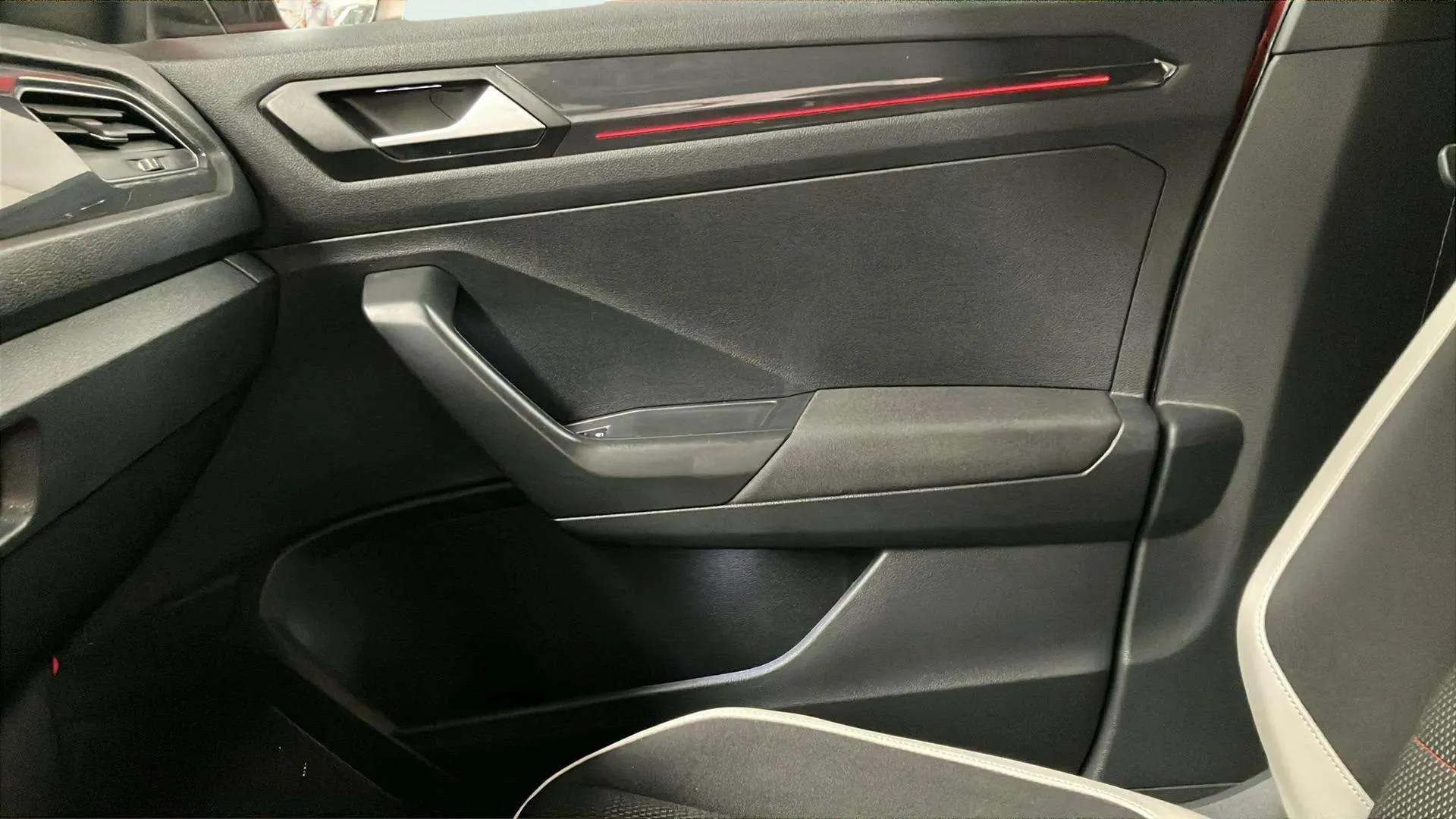 Volkswagen T-Roc Sport 2.0 TSI 4 Motion DSG - foto 12