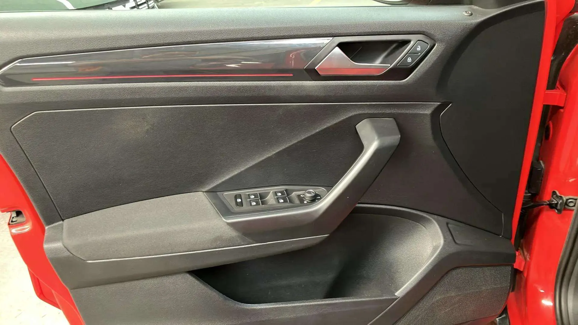 Volkswagen T-Roc Sport 2.0 TSI 4 Motion DSG - foto 11