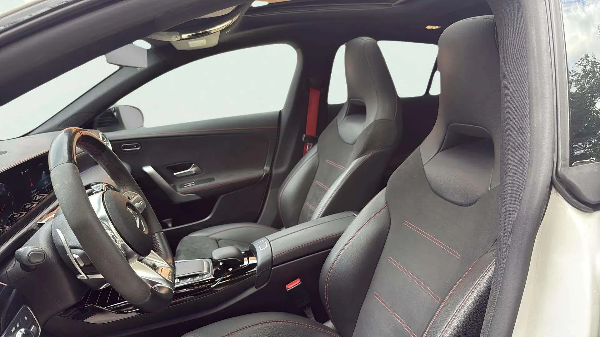 Mercedes-Benz CLA Mercedes-AMG 45 4MATIC+ Shooting Bra - foto 14