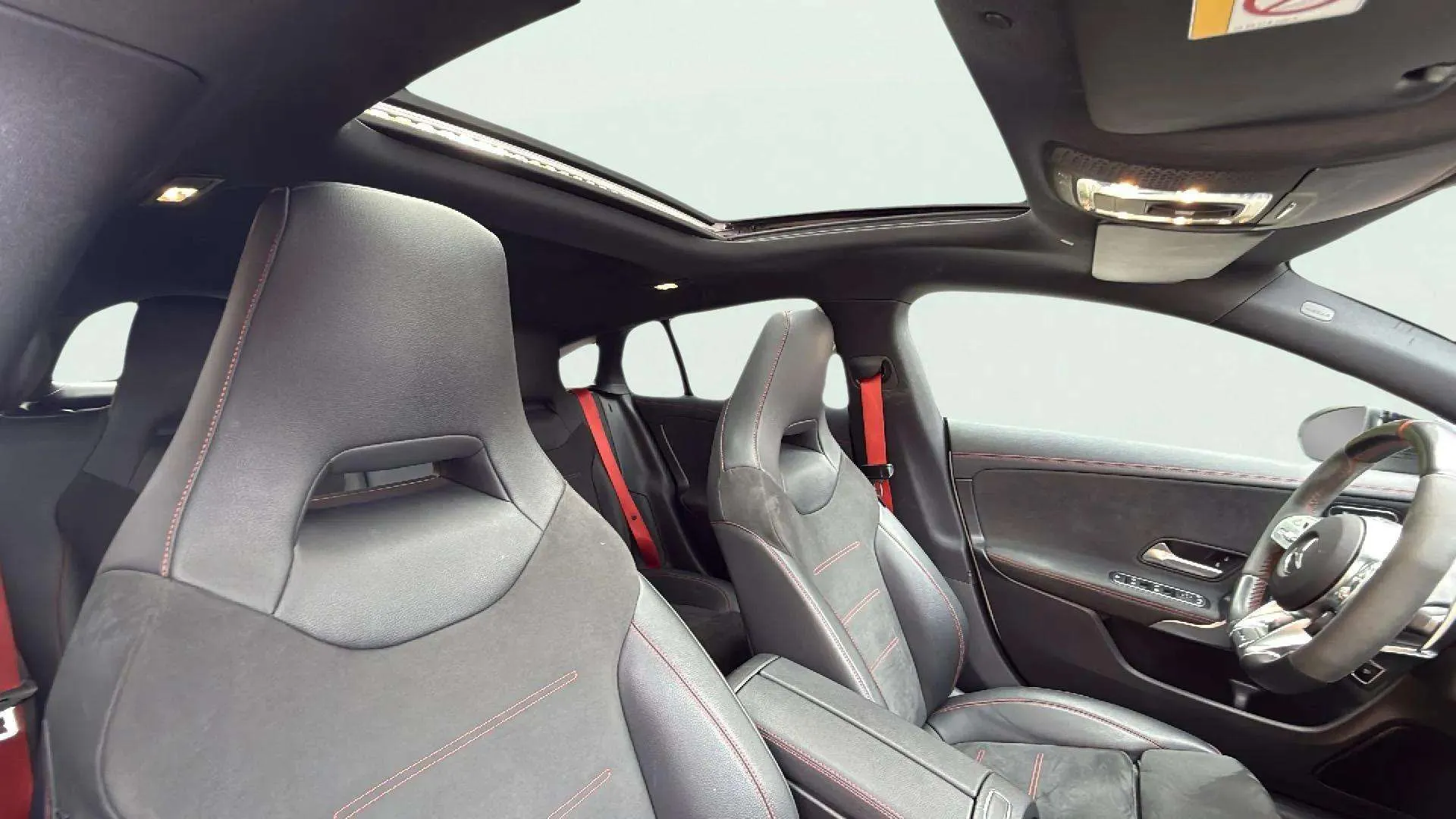 Mercedes-Benz CLA Mercedes-AMG 45 4MATIC+ Shooting Bra - foto 16