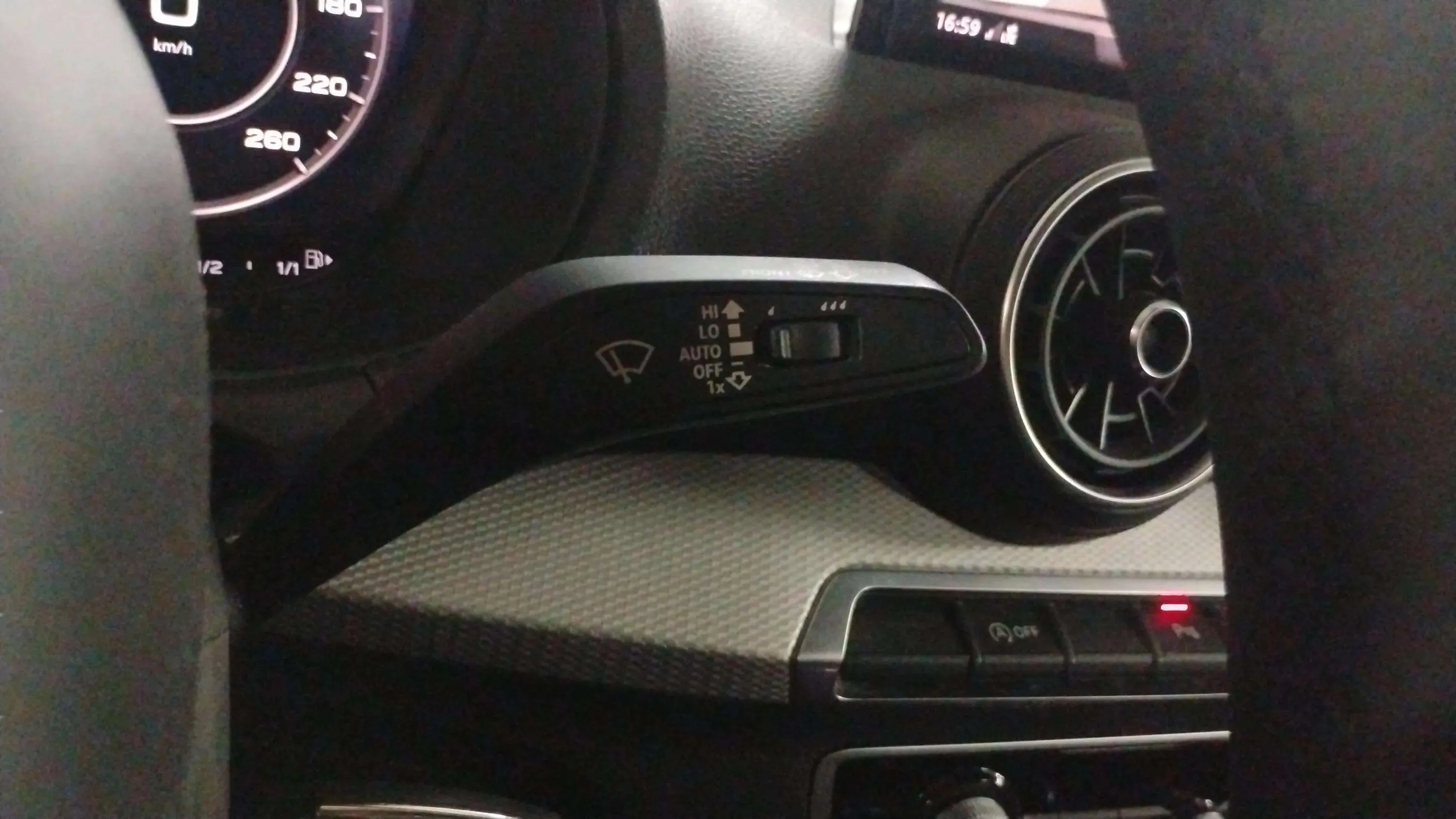 Audi Q2 Adrenalin 35 TFSI S tronic - foto 24
