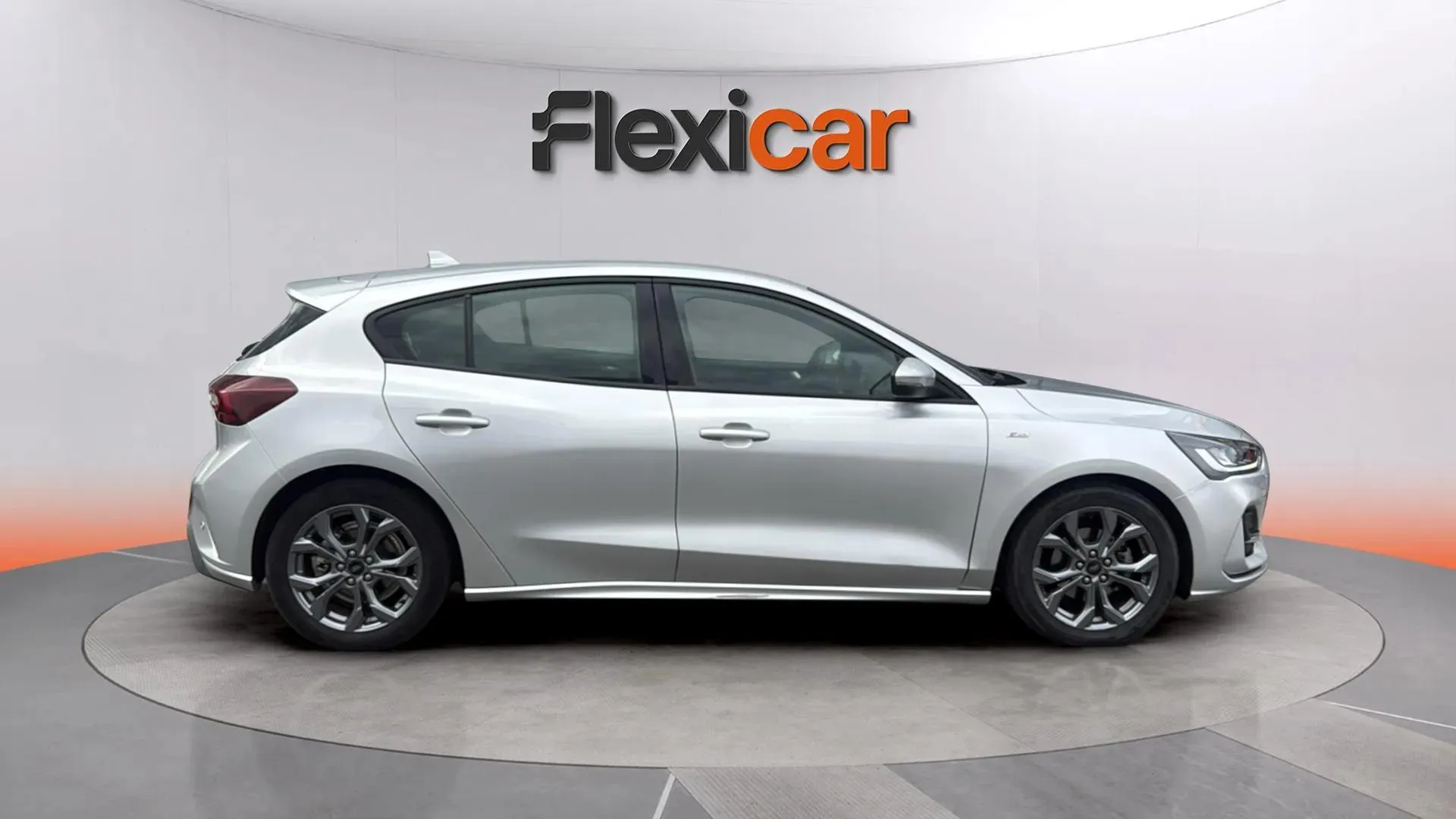 Ford Focus 1.0 EcoBoost MHEV ST-Line - foto 4