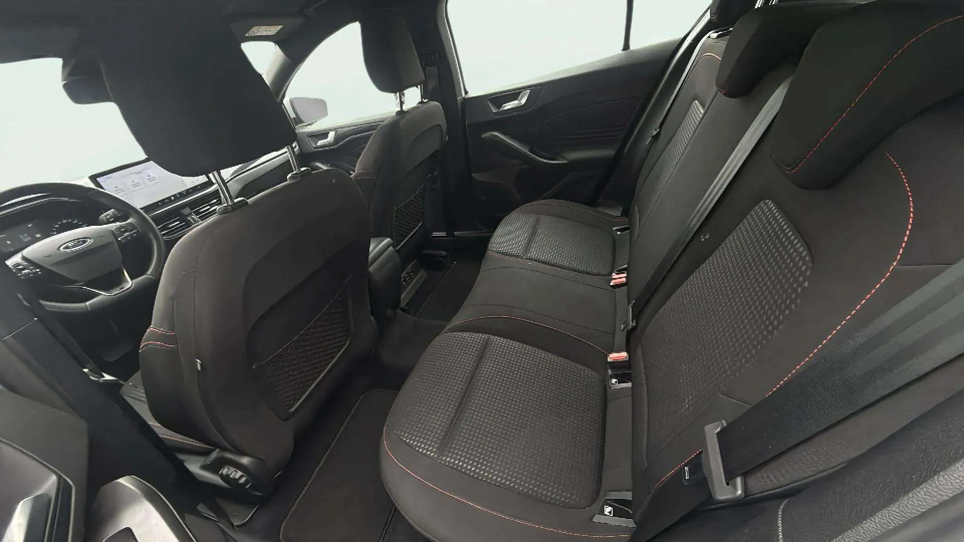 Ford Focus 1.0 EcoBoost MHEV ST-Line - foto 25