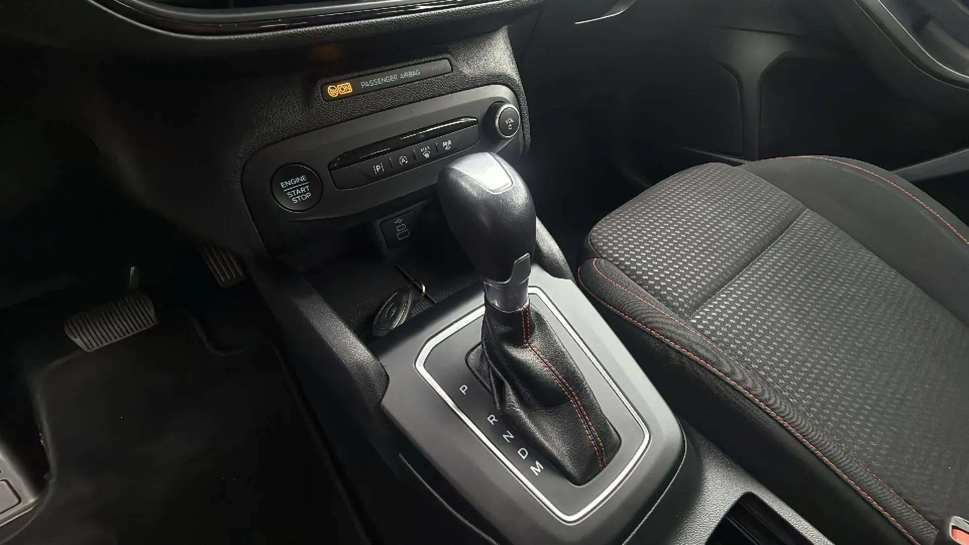 Ford Focus 1.0 EcoBoost MHEV ST-Line - foto 16